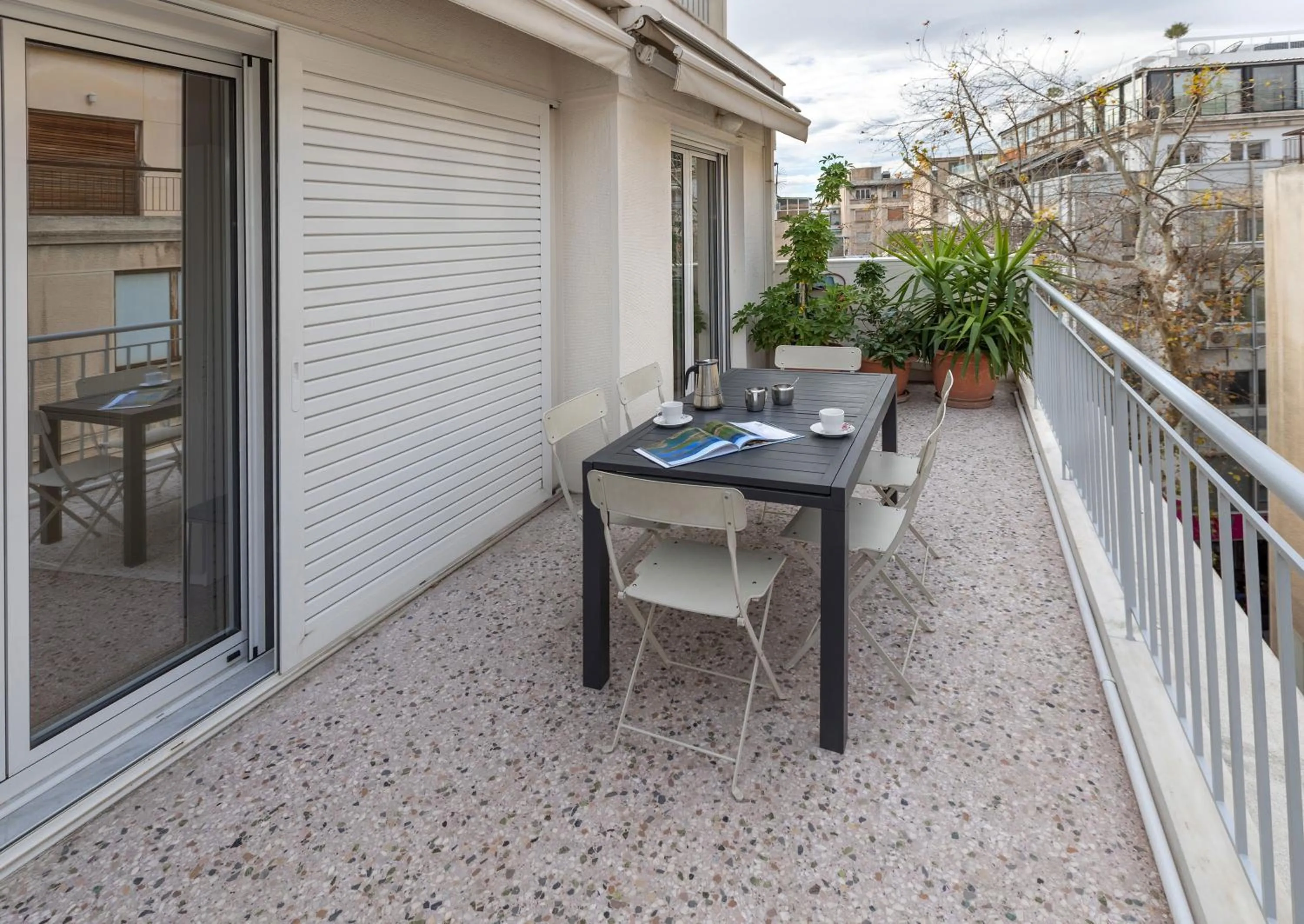 Patio in Leonidas Loft in the heart of Athens by GHH