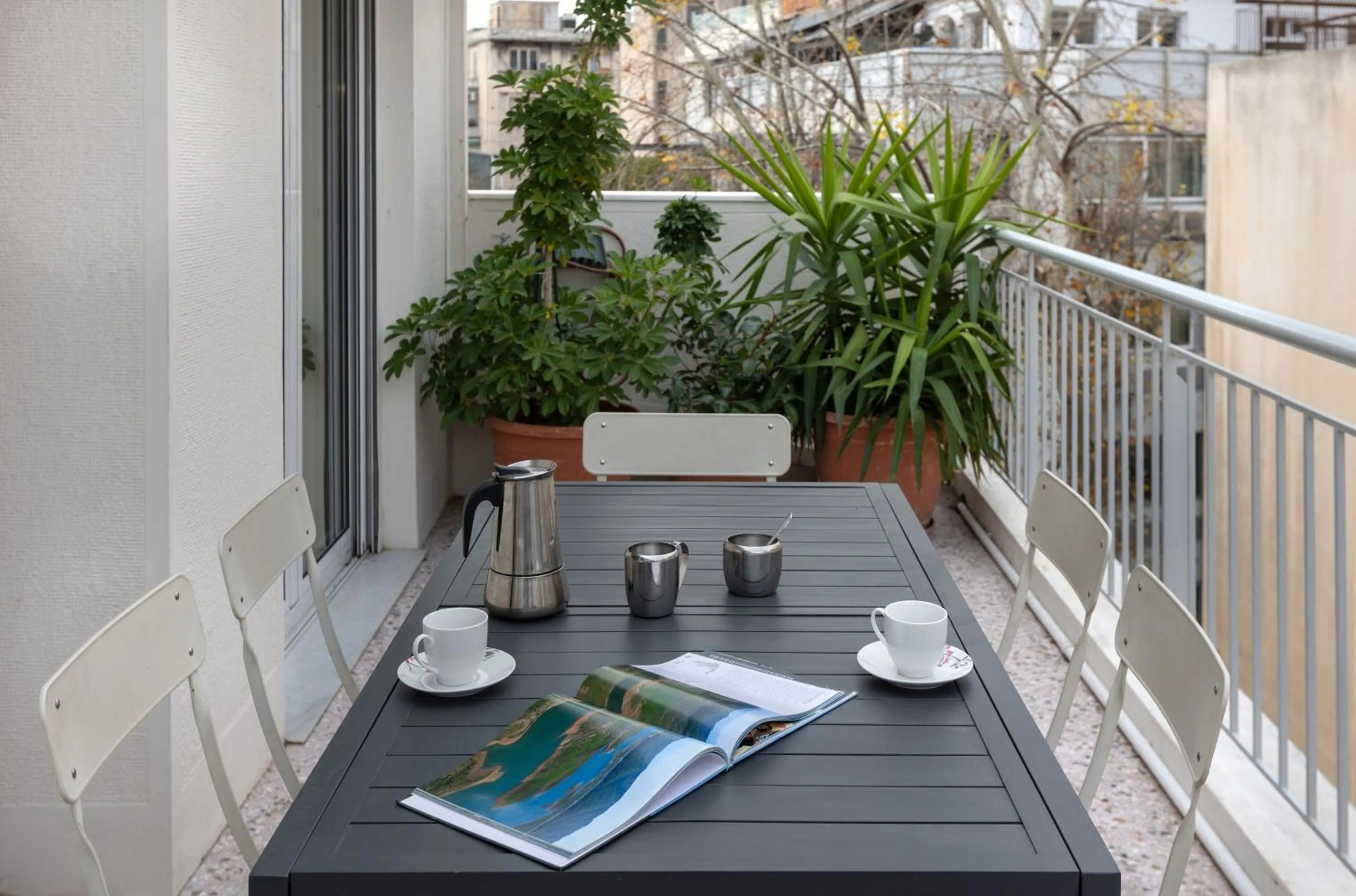 Patio in Leonidas Loft in the heart of Athens by GHH