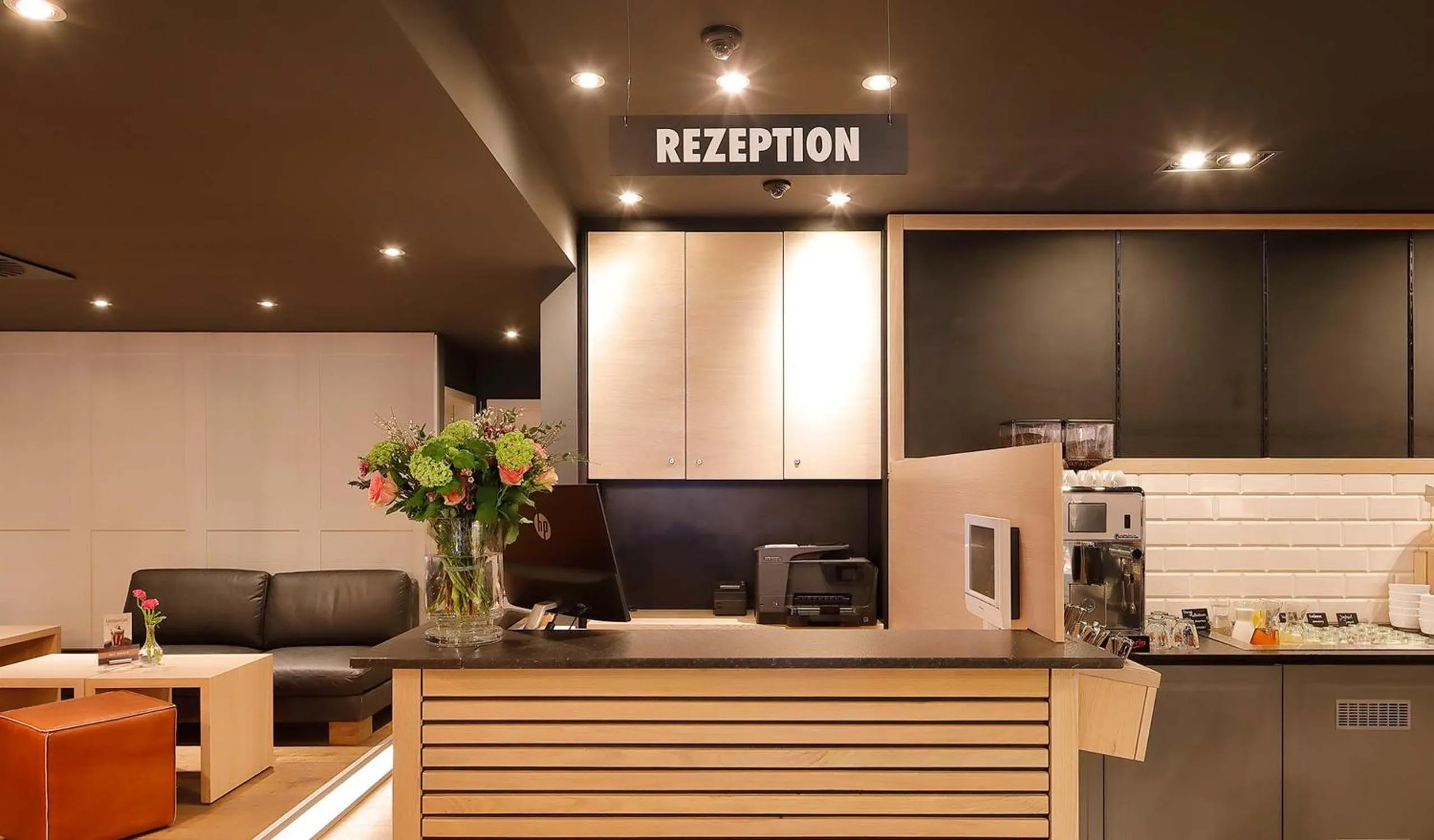 Lobby or reception in Coffee Fellows Hotel Dortmund