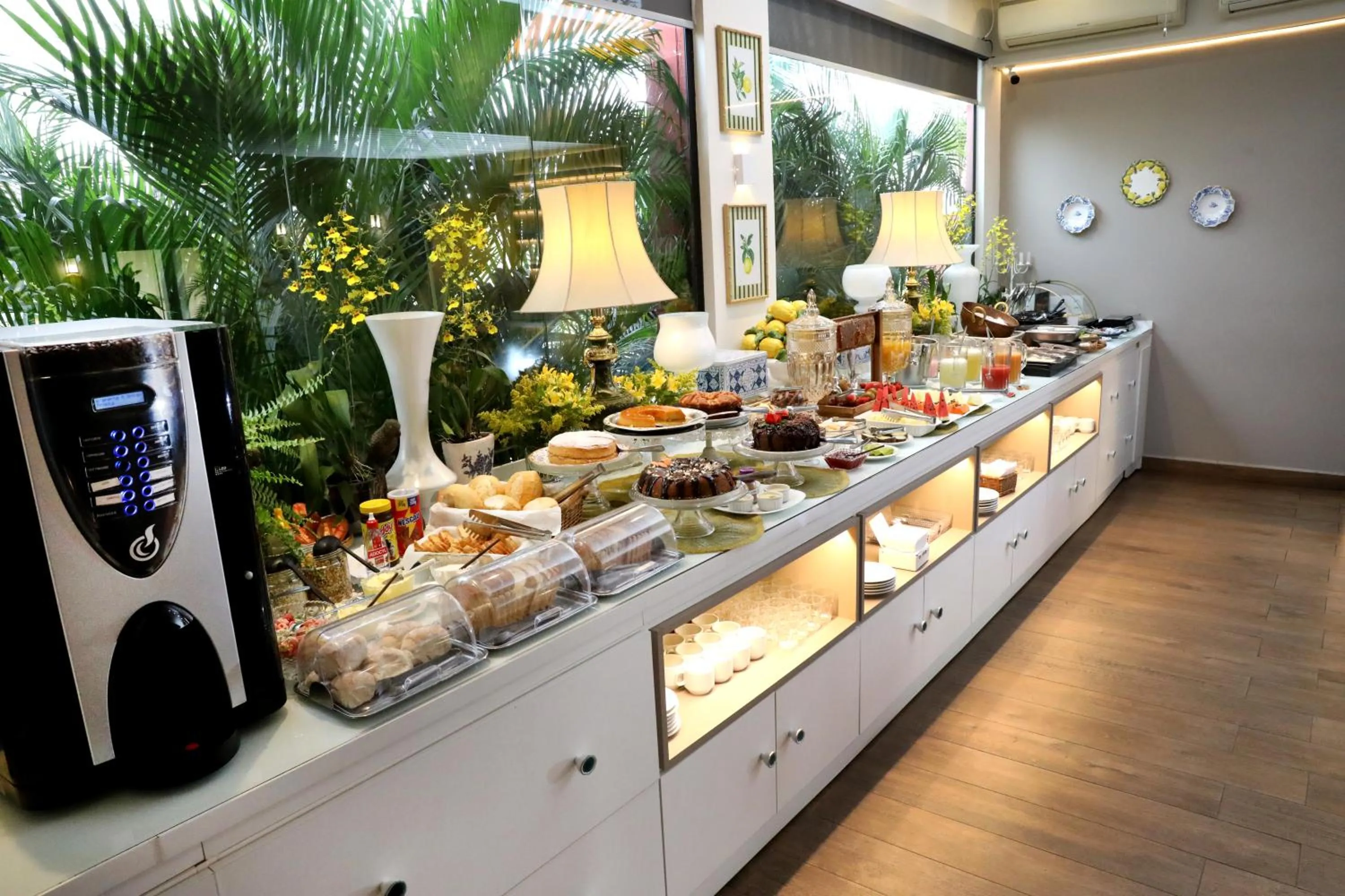 Food and drinks in Hotel Roda D'Agua