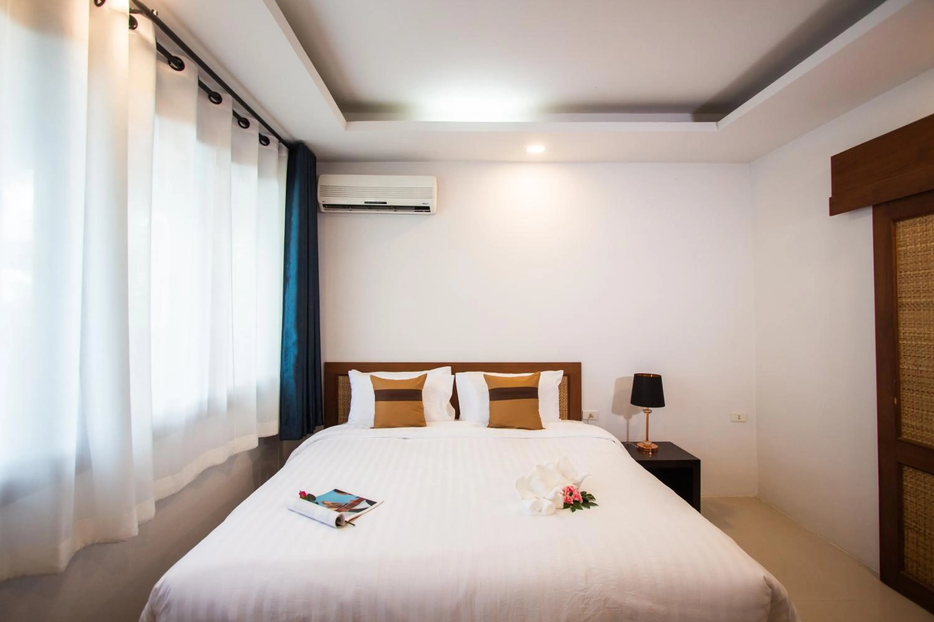 Bedroom, Bed in Adarin Beach Resort