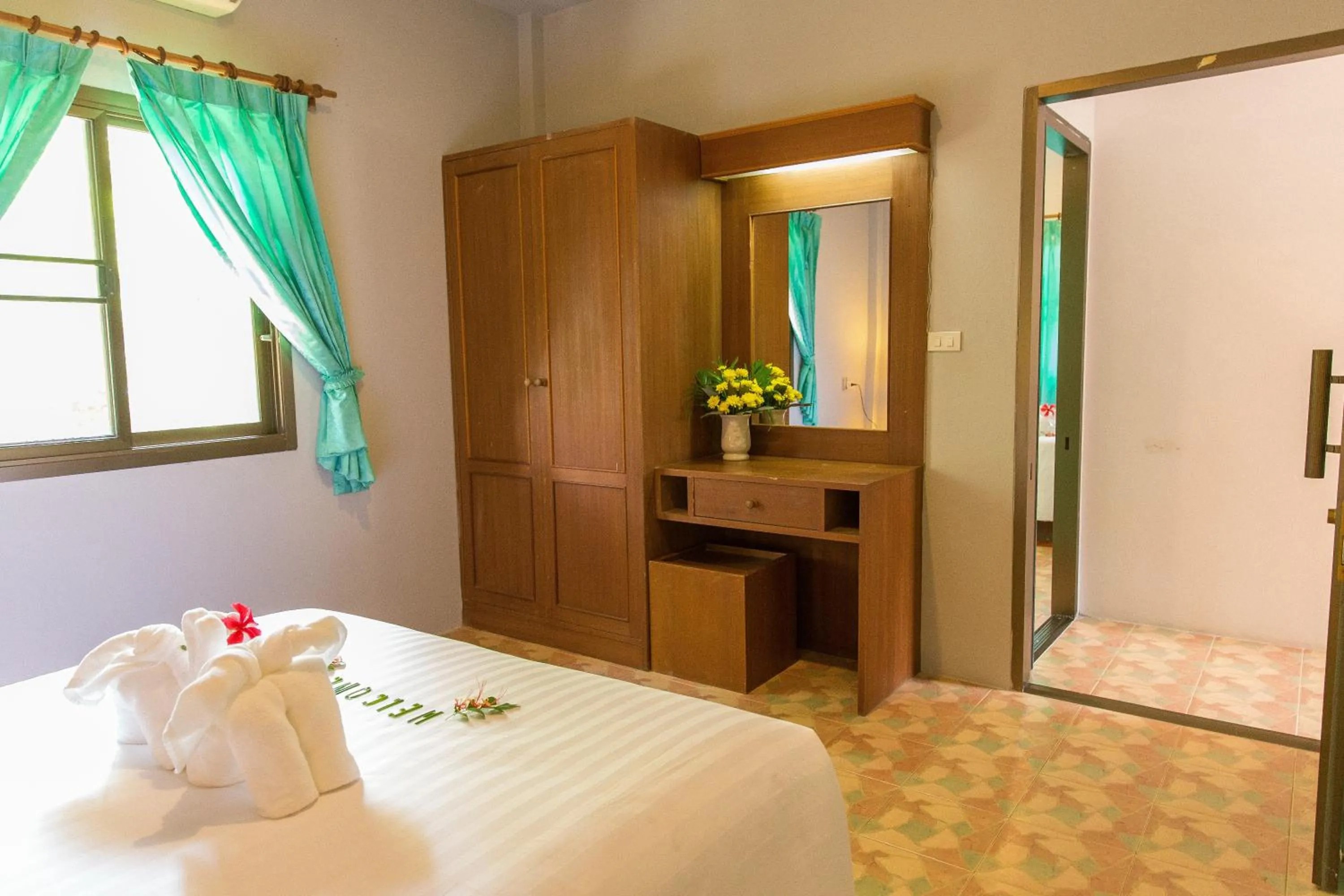 Photo of the whole room, Bed in Adarin Beach Resort