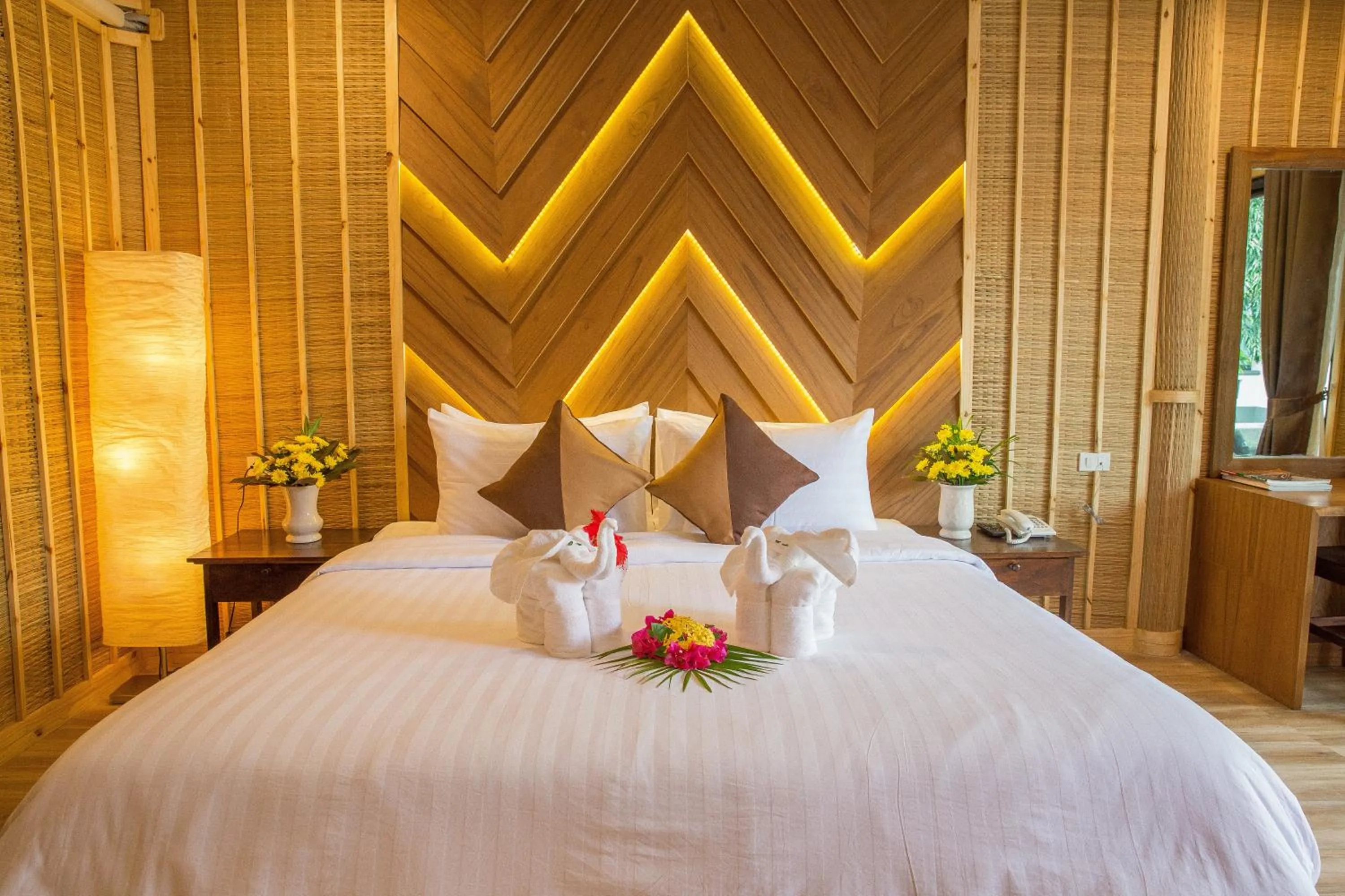 Bedroom, Bed in Adarin Beach Resort