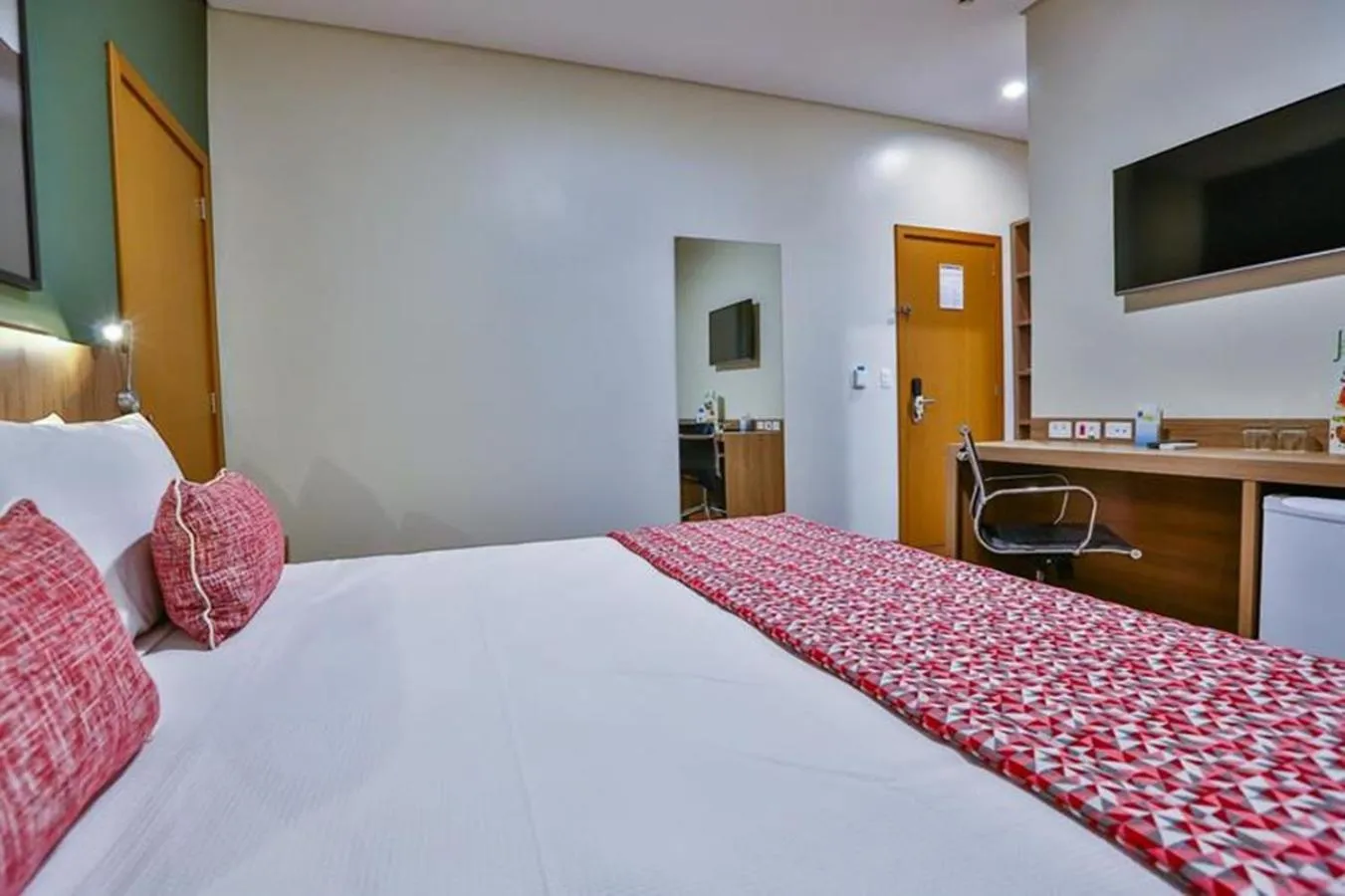 Bedroom, Bed in Comfort Mogi Guaçu