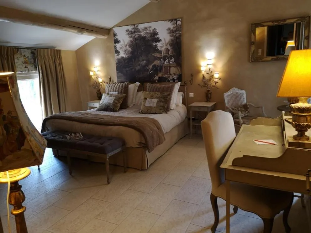 Pool view, Bed in Domaine de Mejeans - Teritoria