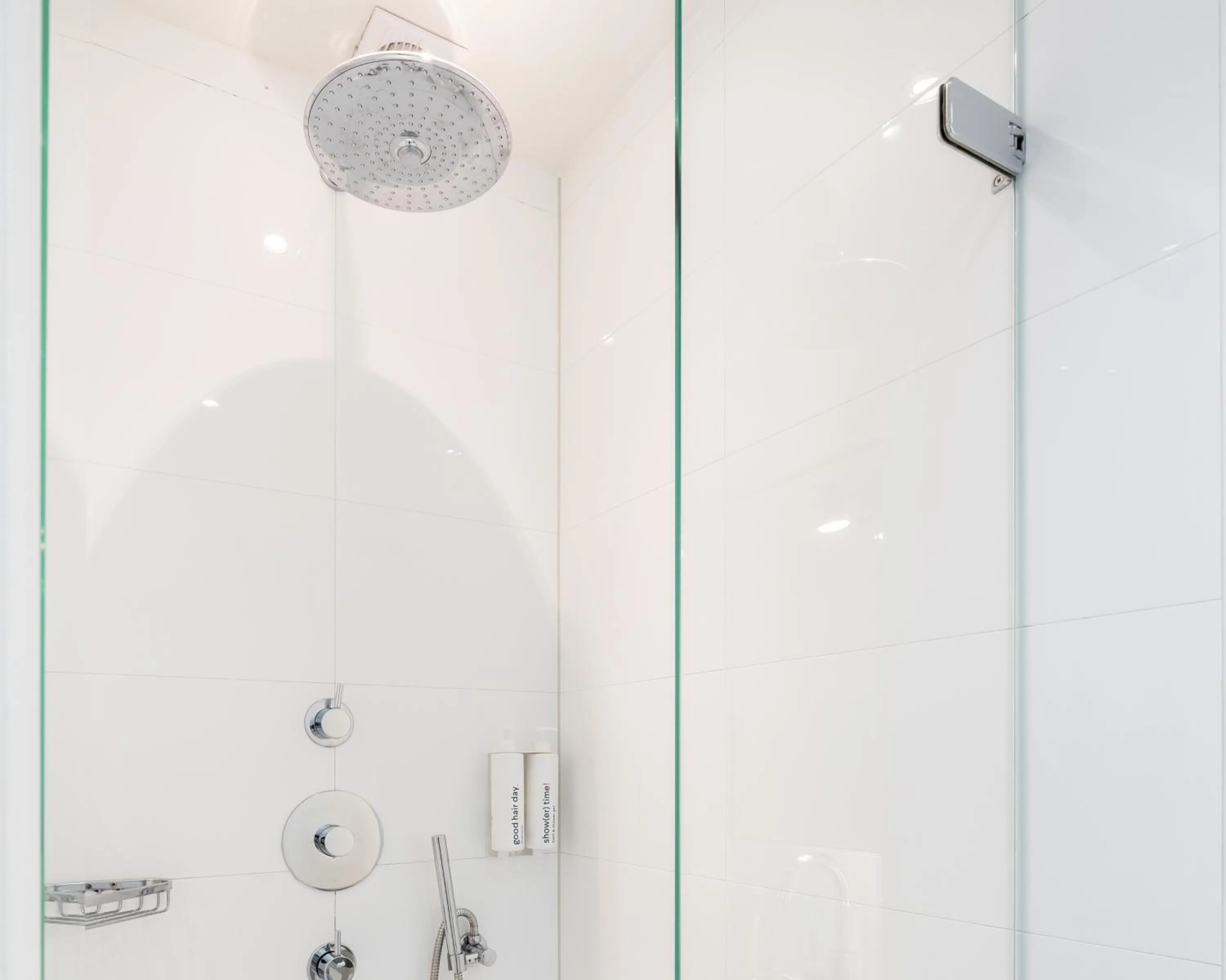 Shower in Numa Amsterdam Helmers