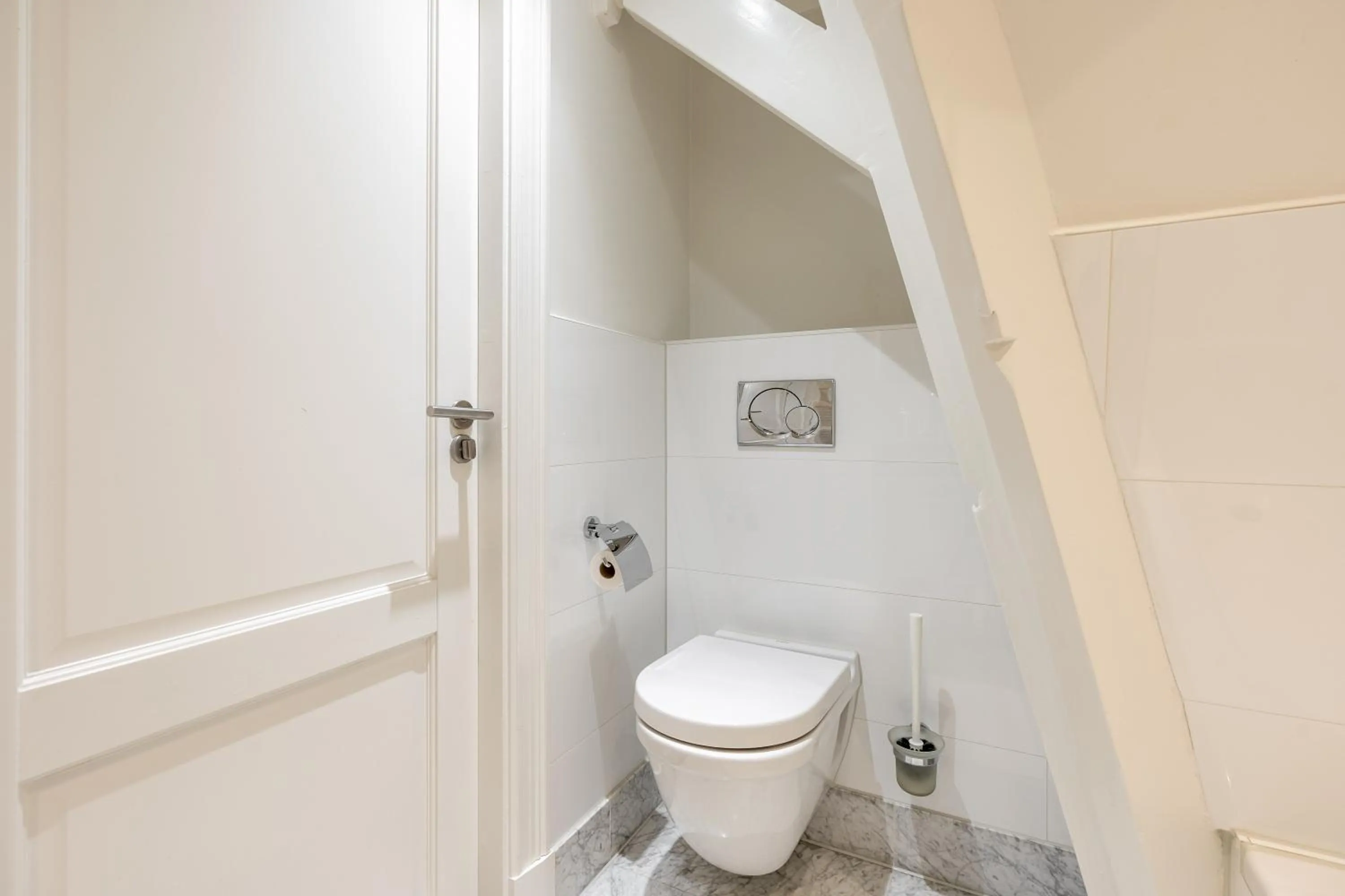 Toilet in Numa Amsterdam Helmers