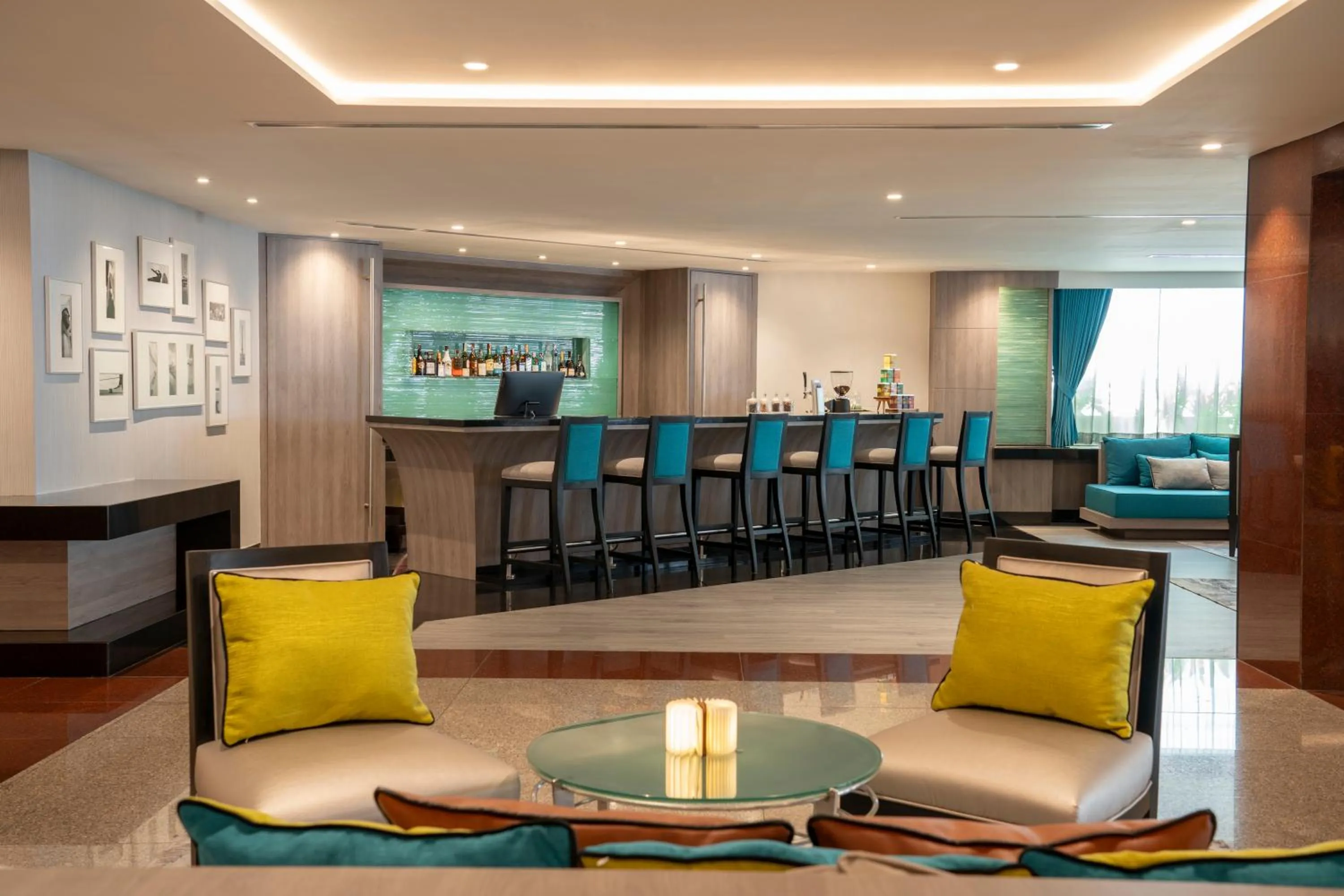 Lounge or bar in NH Bangkok Sukhumvit Boulevard