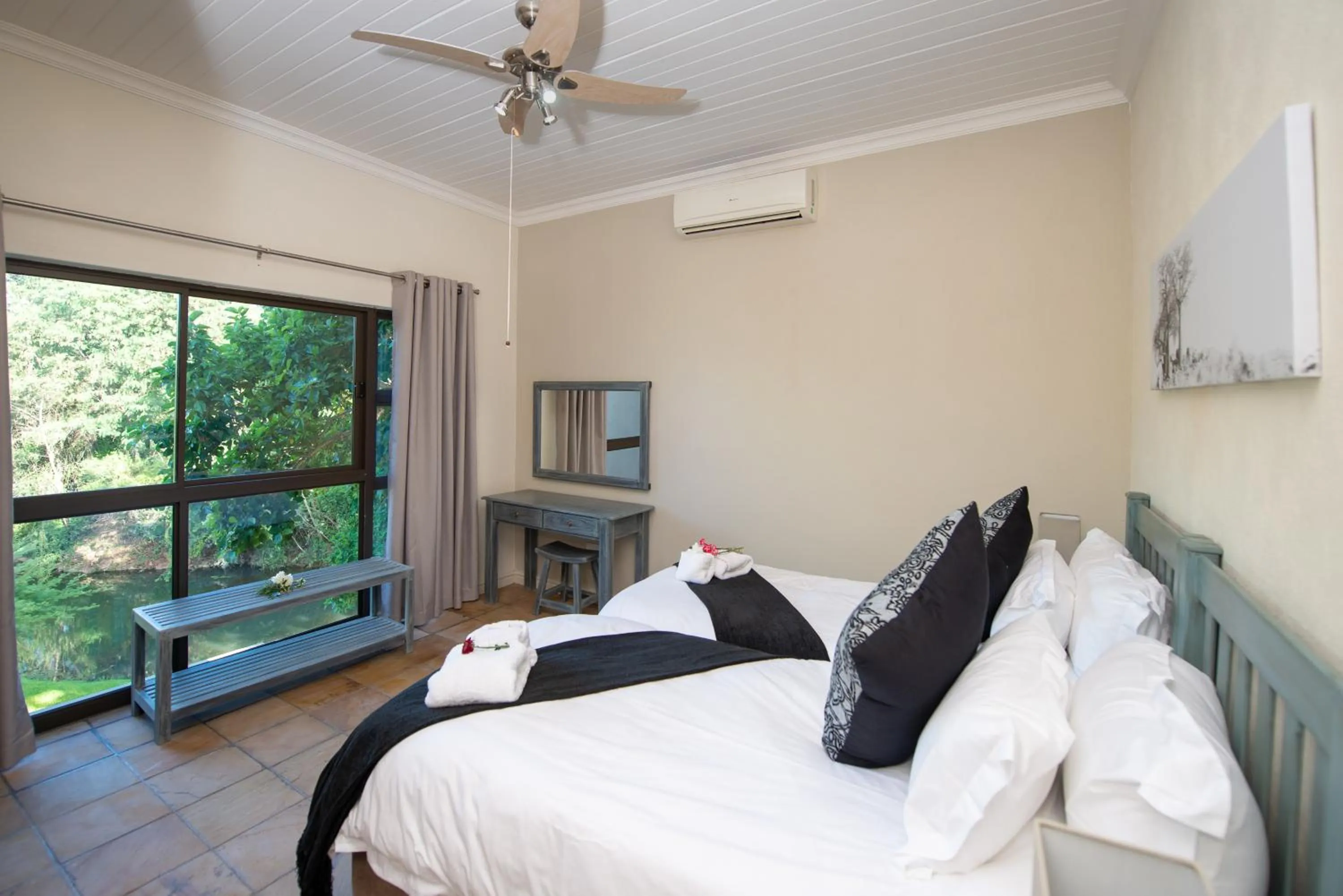 Bed in Nkomazi Kruger Lodge & Spa