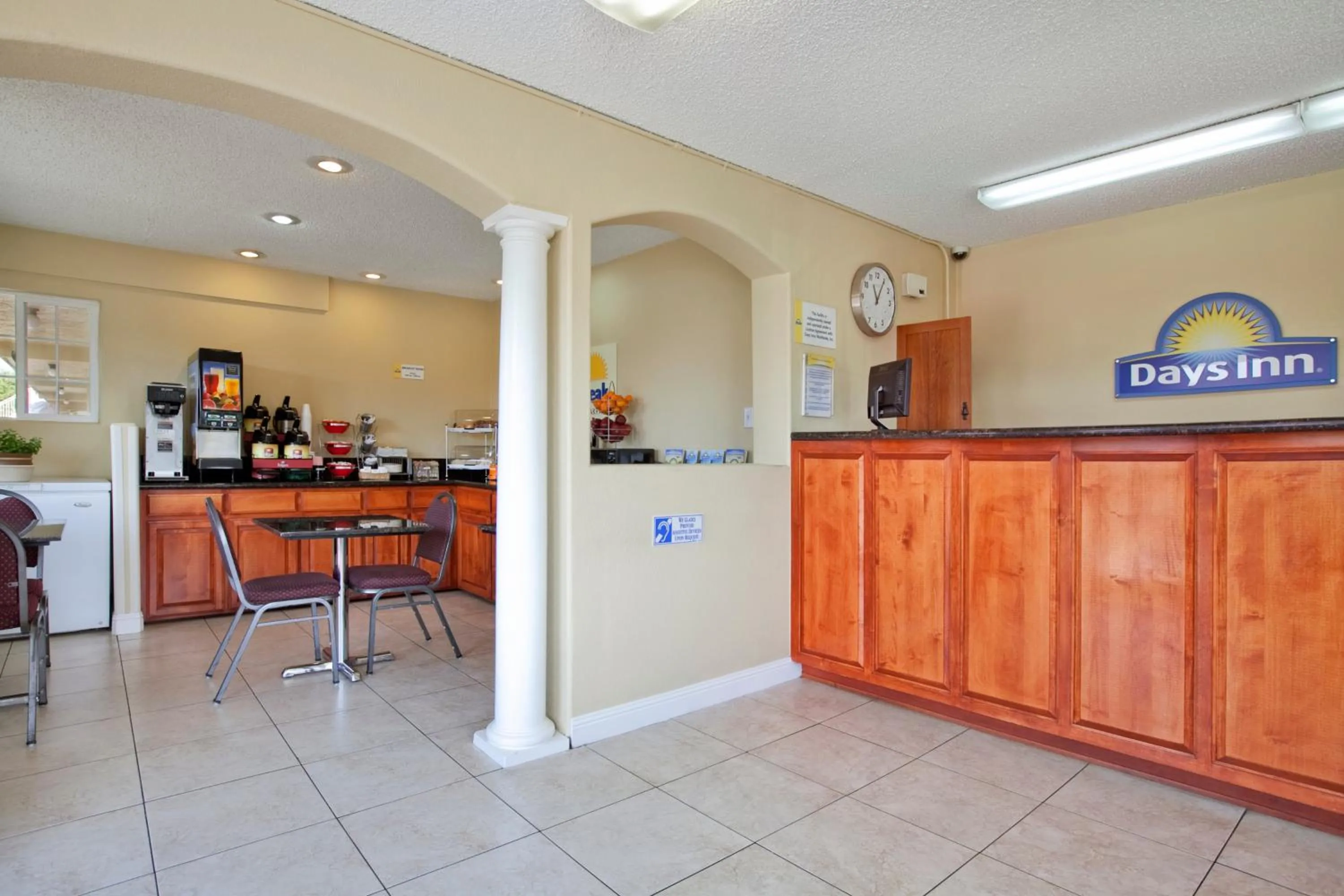 Lobby or reception in Days Inn by Wyndham Turlock