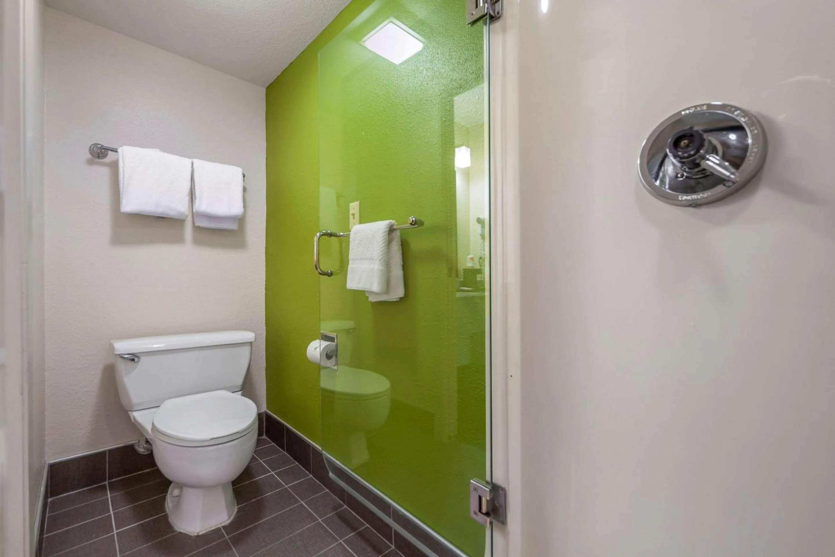 Bathroom in Sleep Inn & Suites Omaha Airport