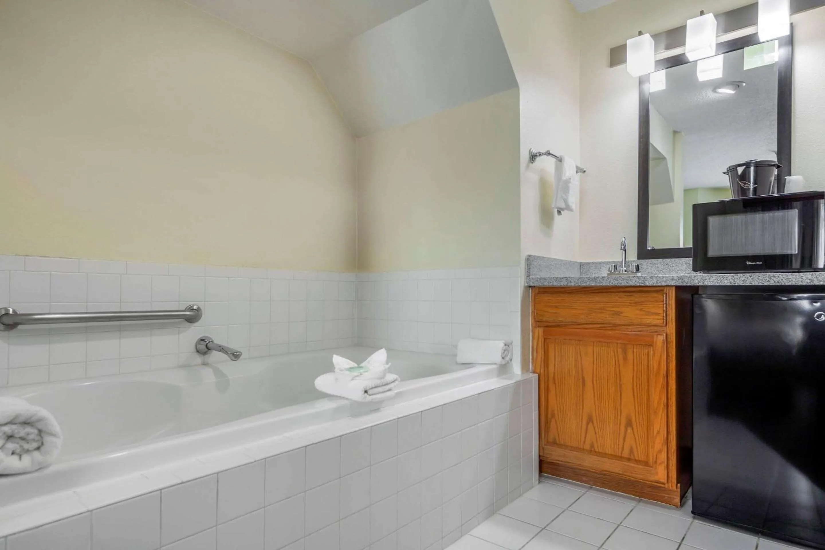 Bedroom in Sleep Inn & Suites Omaha Airport