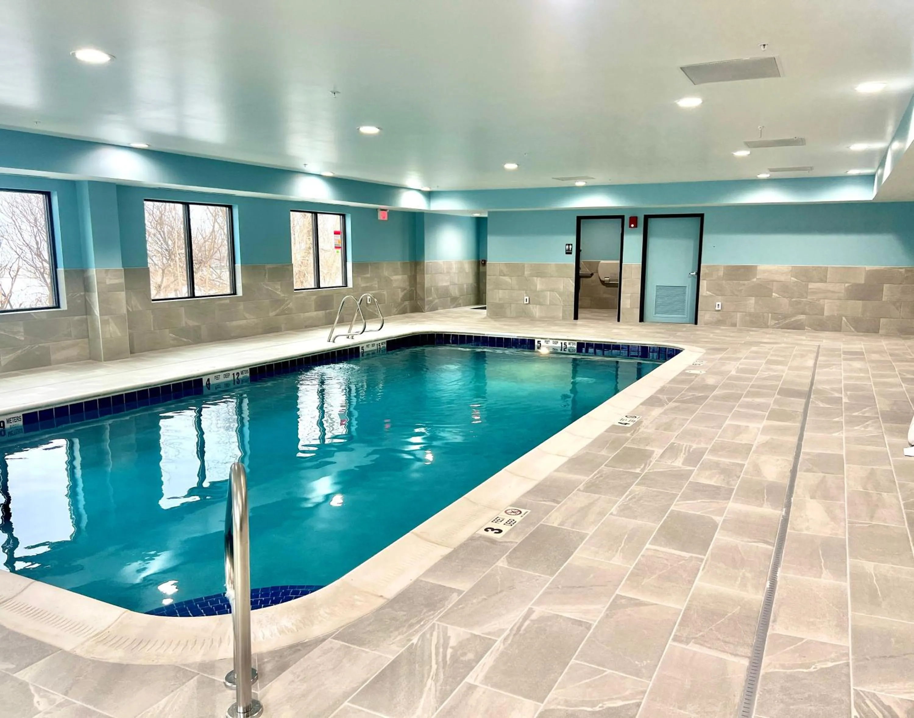 Swimming pool in Holiday Inn Express Syracuse-Fairgrounds by IHG