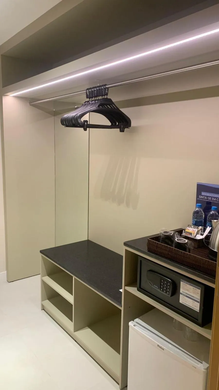 Restaurant/places to eat in Best Western Shalimar Praia Hotel