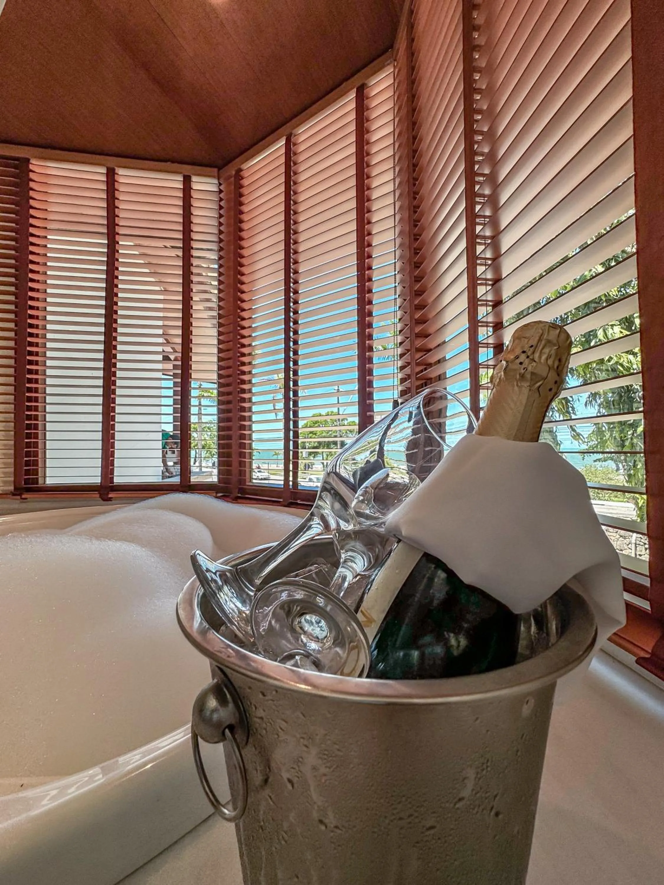 Restaurant/places to eat in Best Western Shalimar Praia Hotel