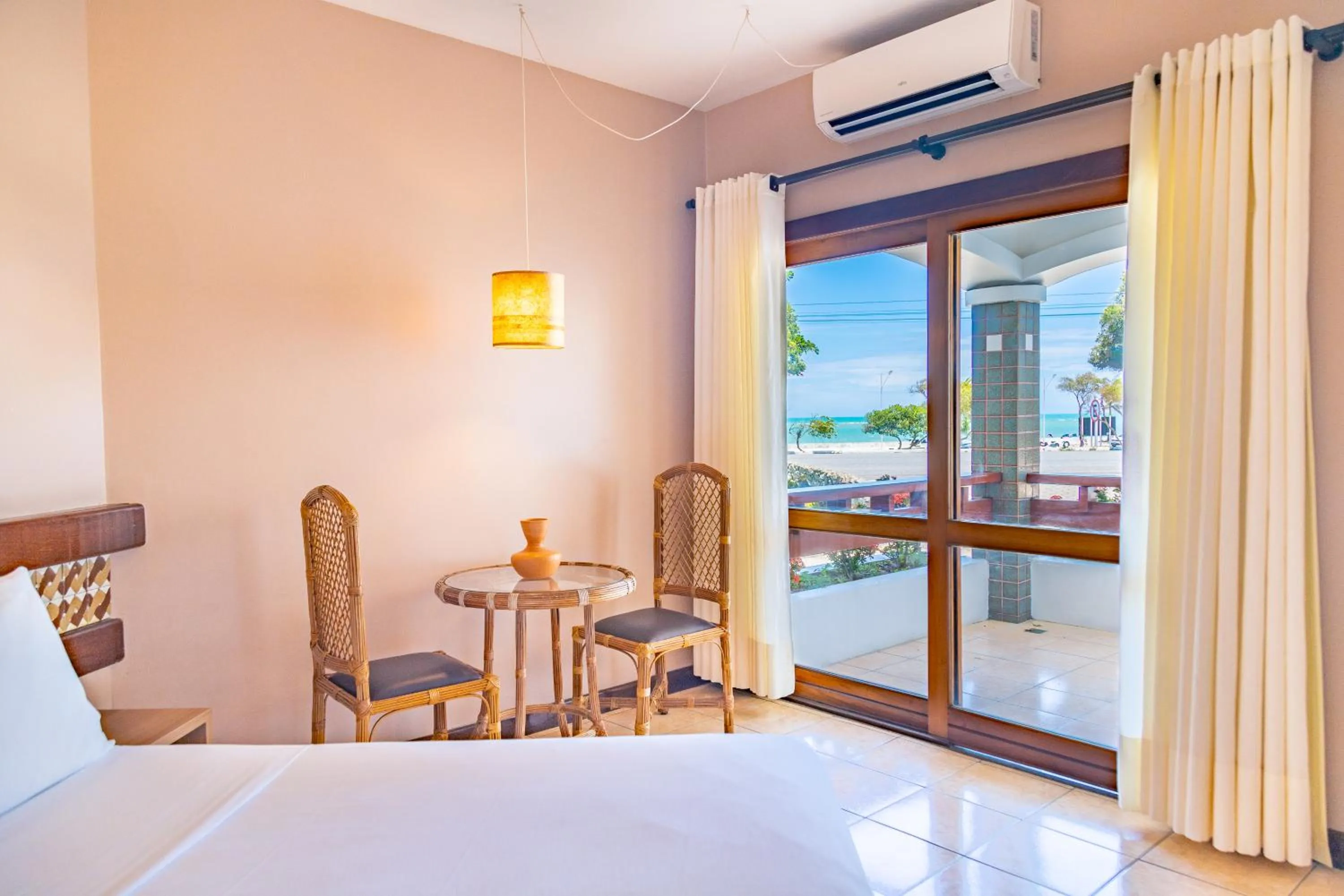 View (from property/room), Bed in Best Western Shalimar Praia Hotel