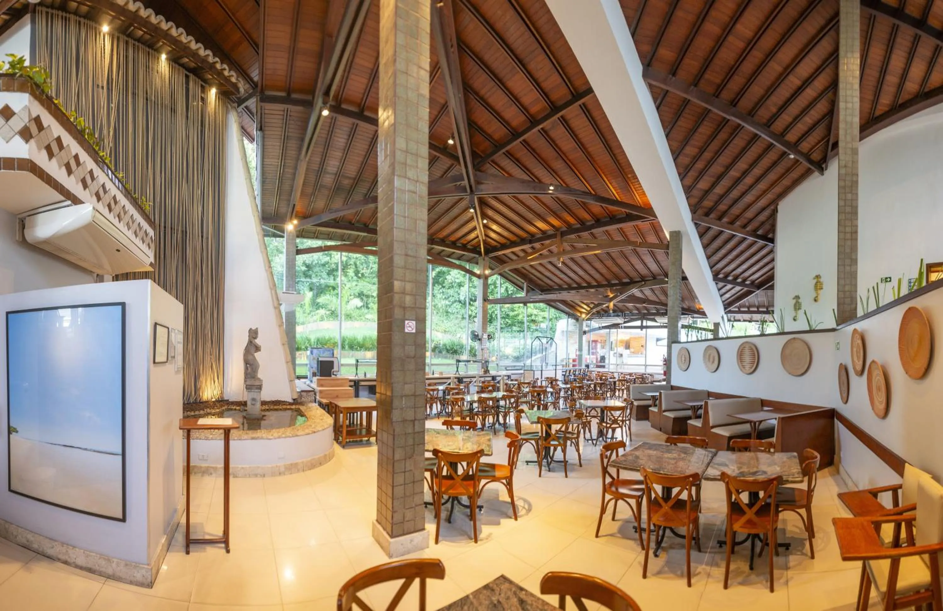 Restaurant/places to eat in Best Western Shalimar Praia Hotel