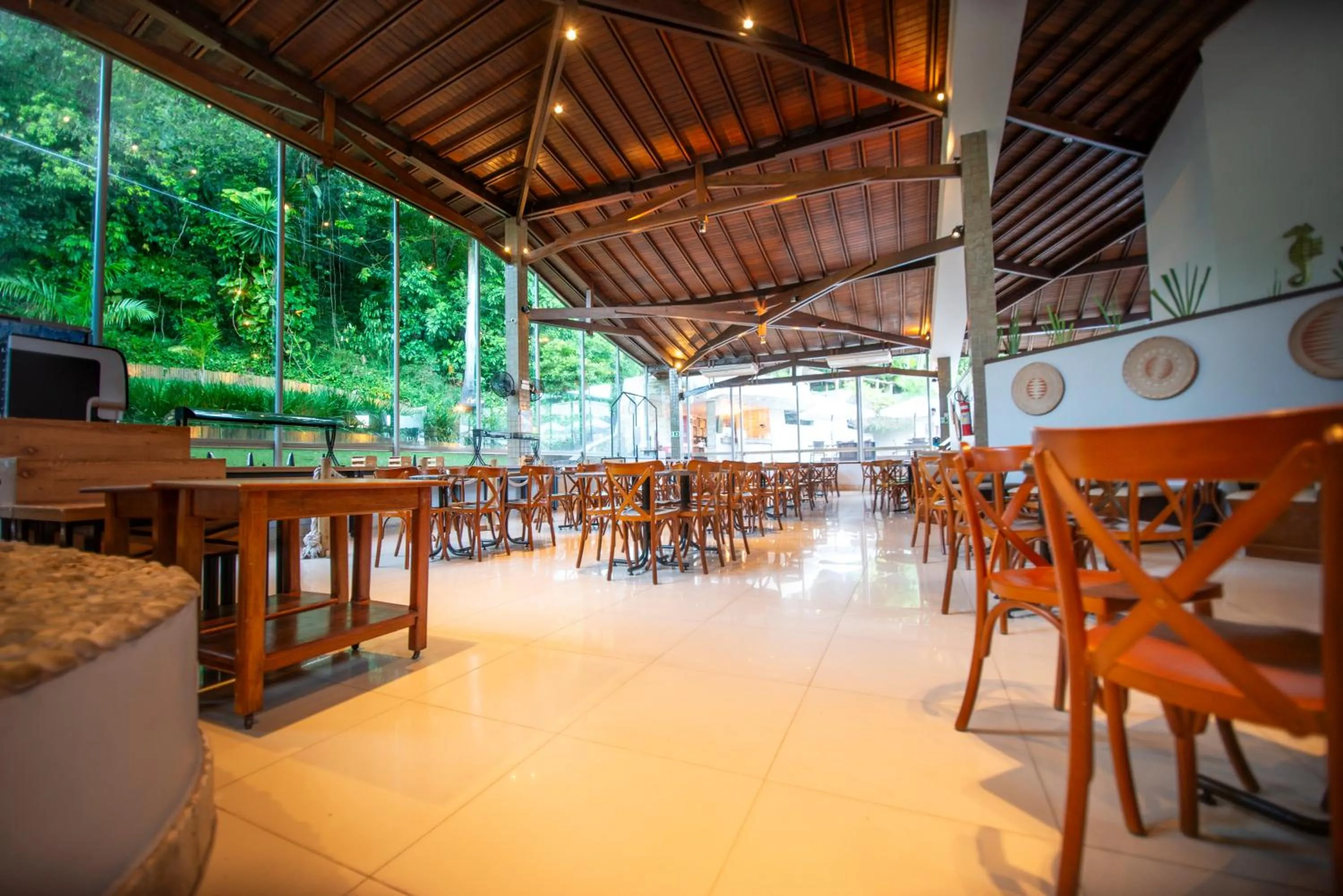 Restaurant/places to eat in Best Western Shalimar Praia Hotel