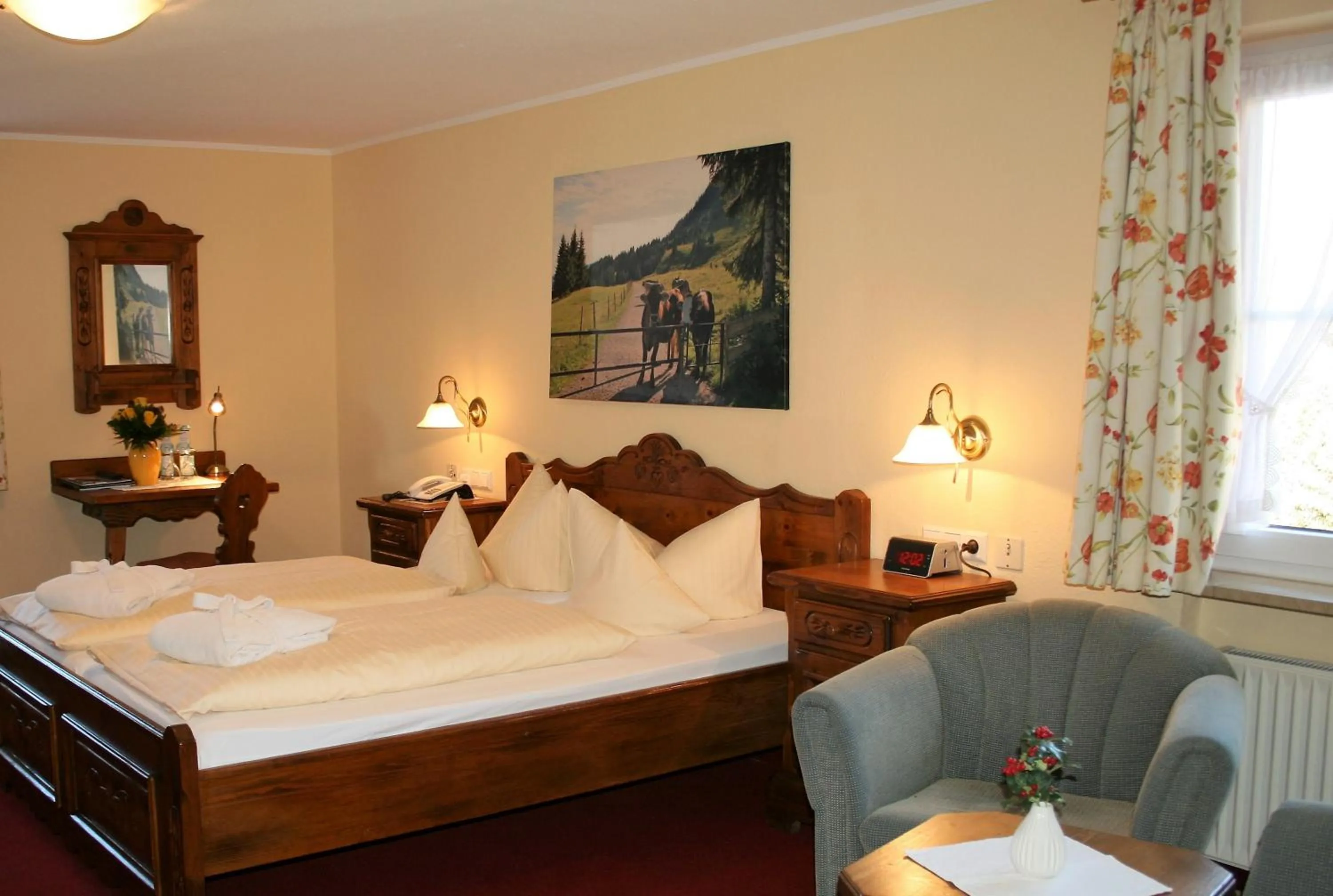 Bed in Hotel Allgäuer Hof