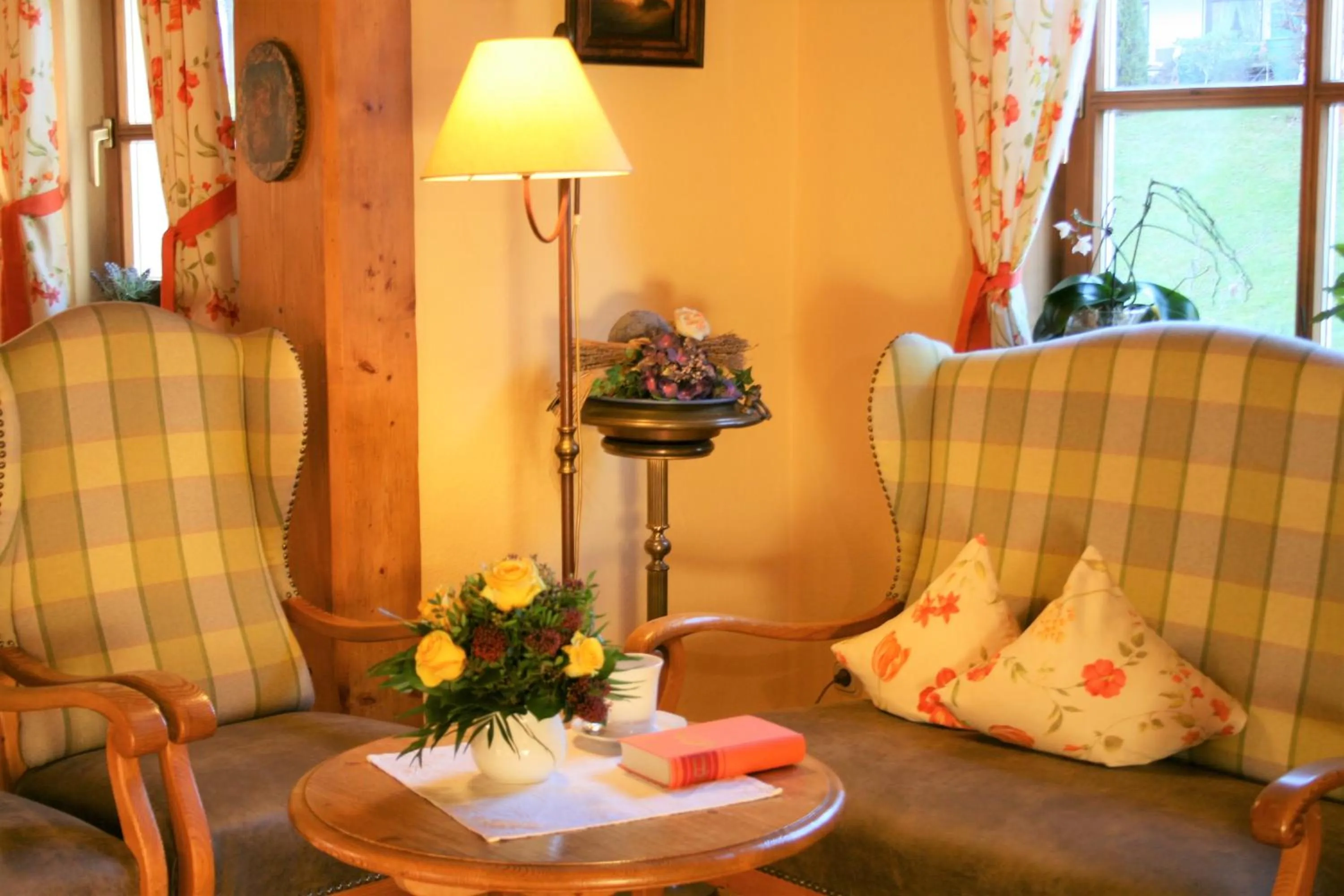 Communal lounge/ TV room, Seating Area in Hotel Allgäuer Hof