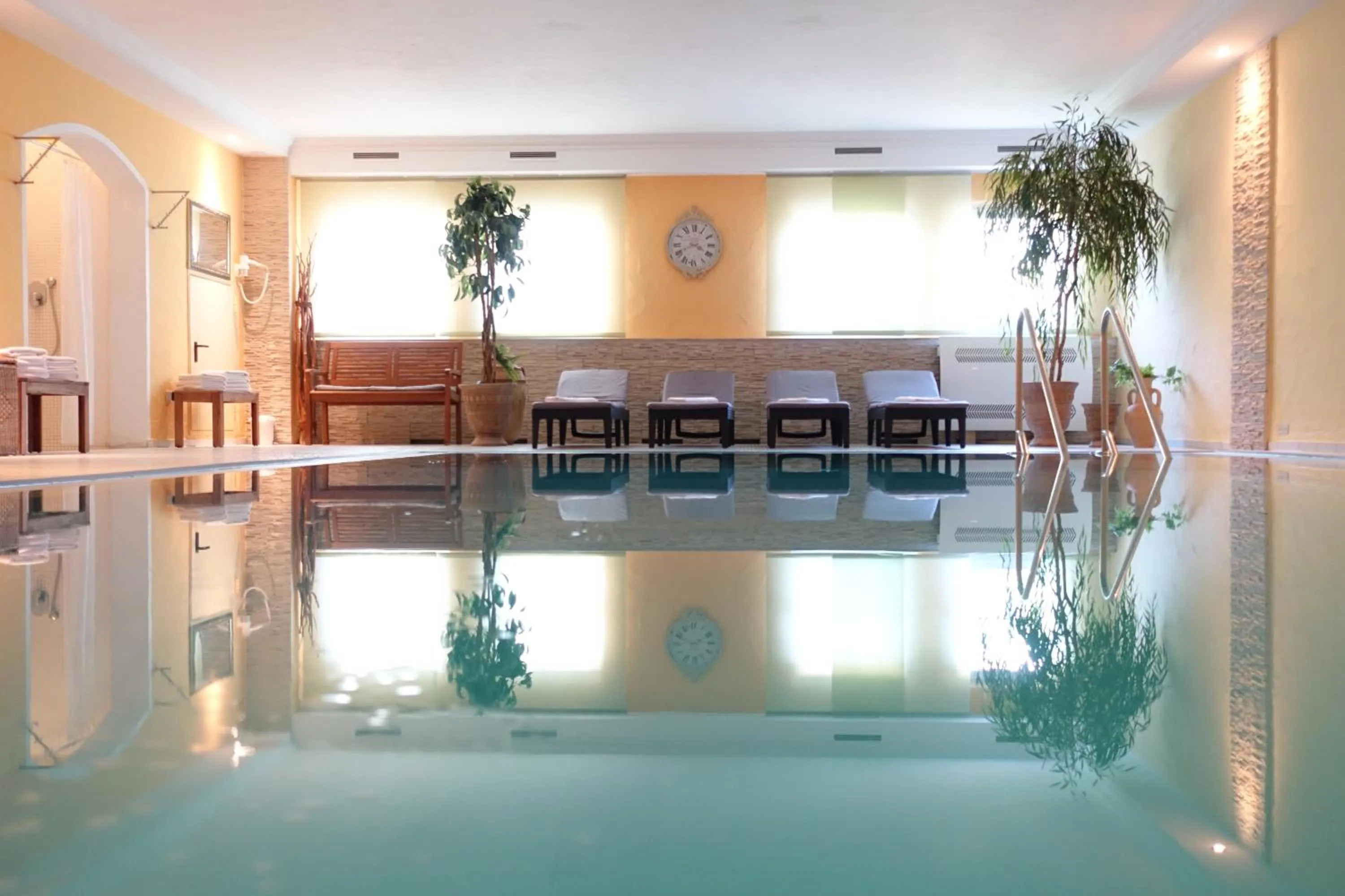 Swimming Pool in Hotel Allgäuer Hof