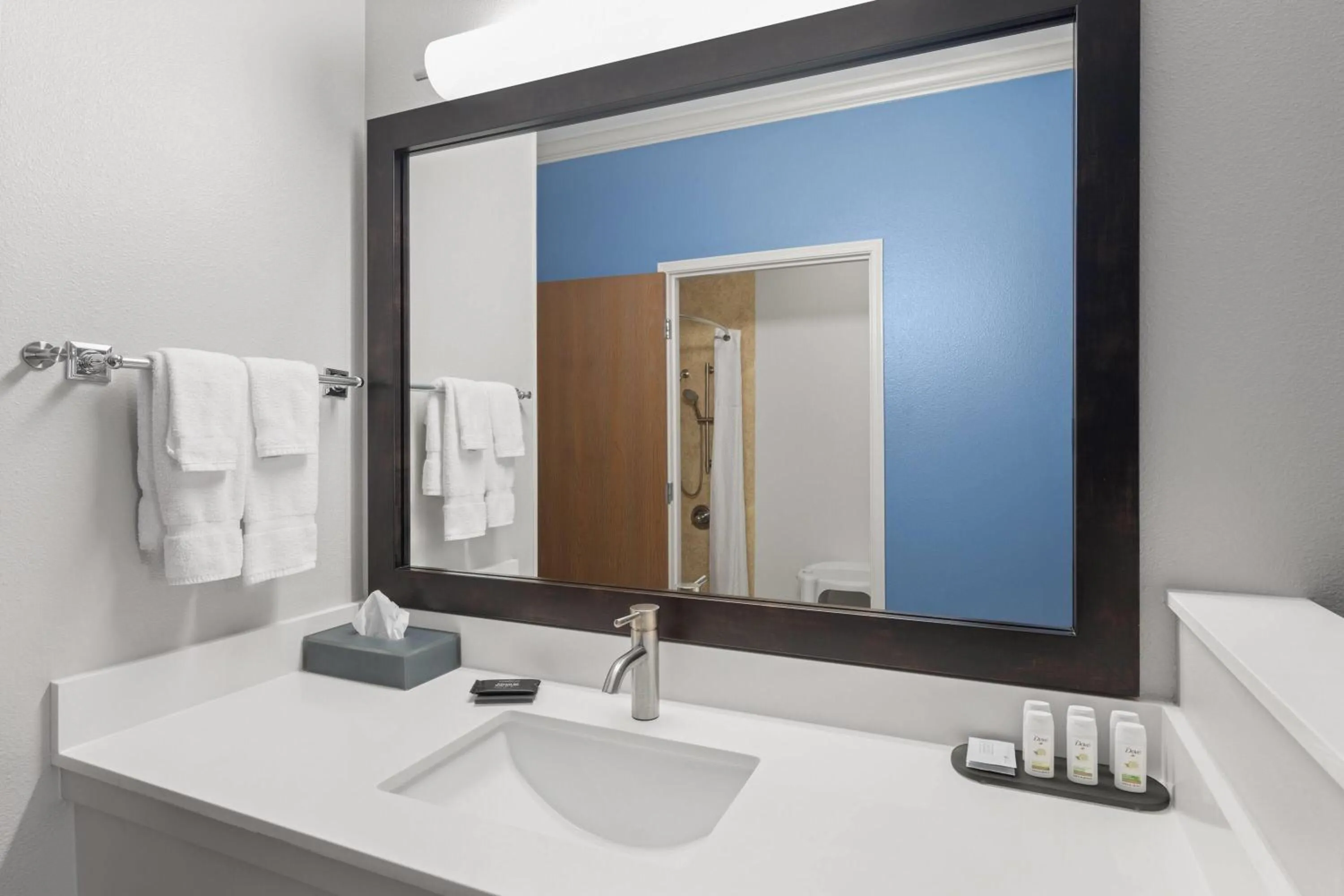 Shower in La Quinta by Wyndham Moab