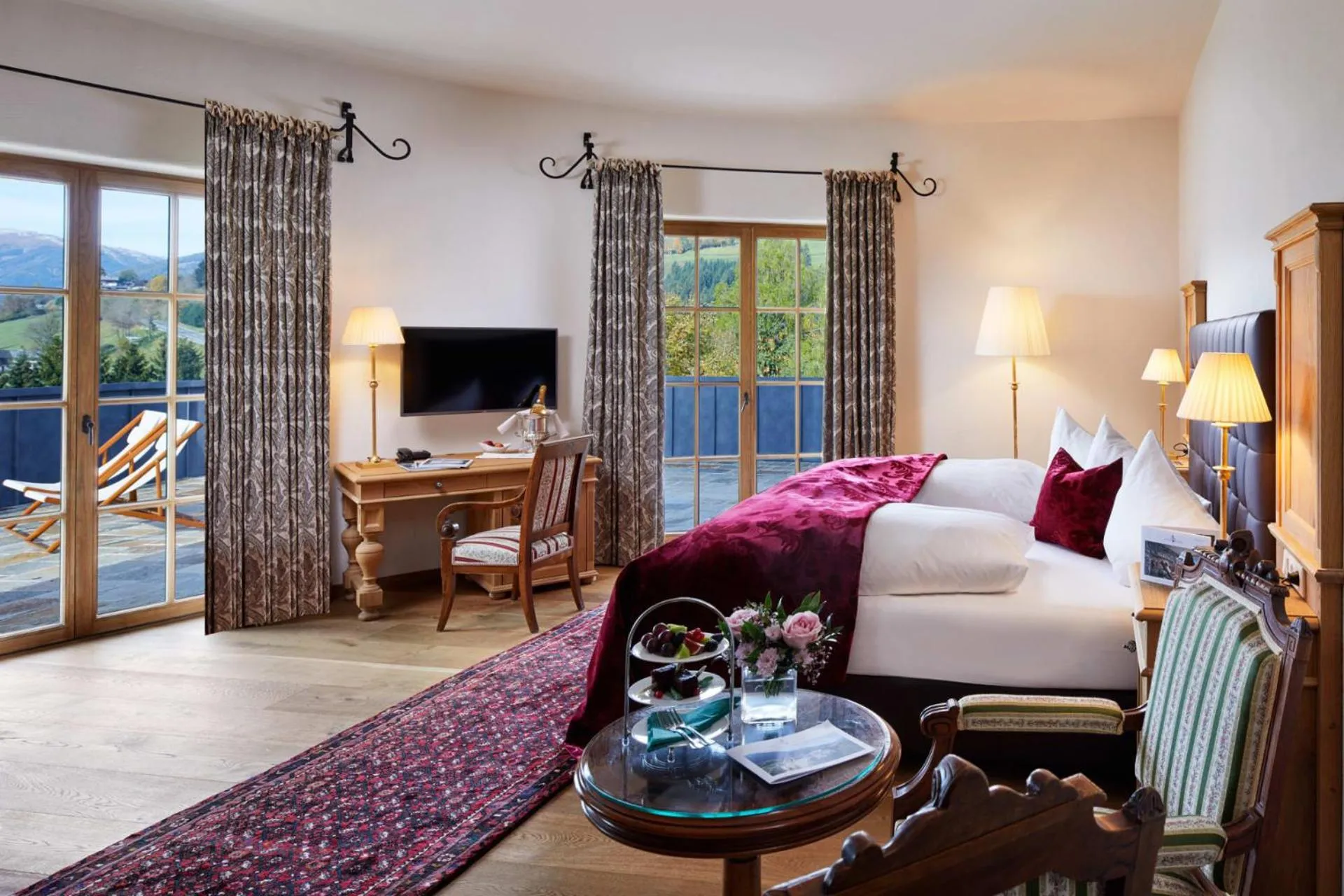 Bed in Hotel Schloss Mittersill