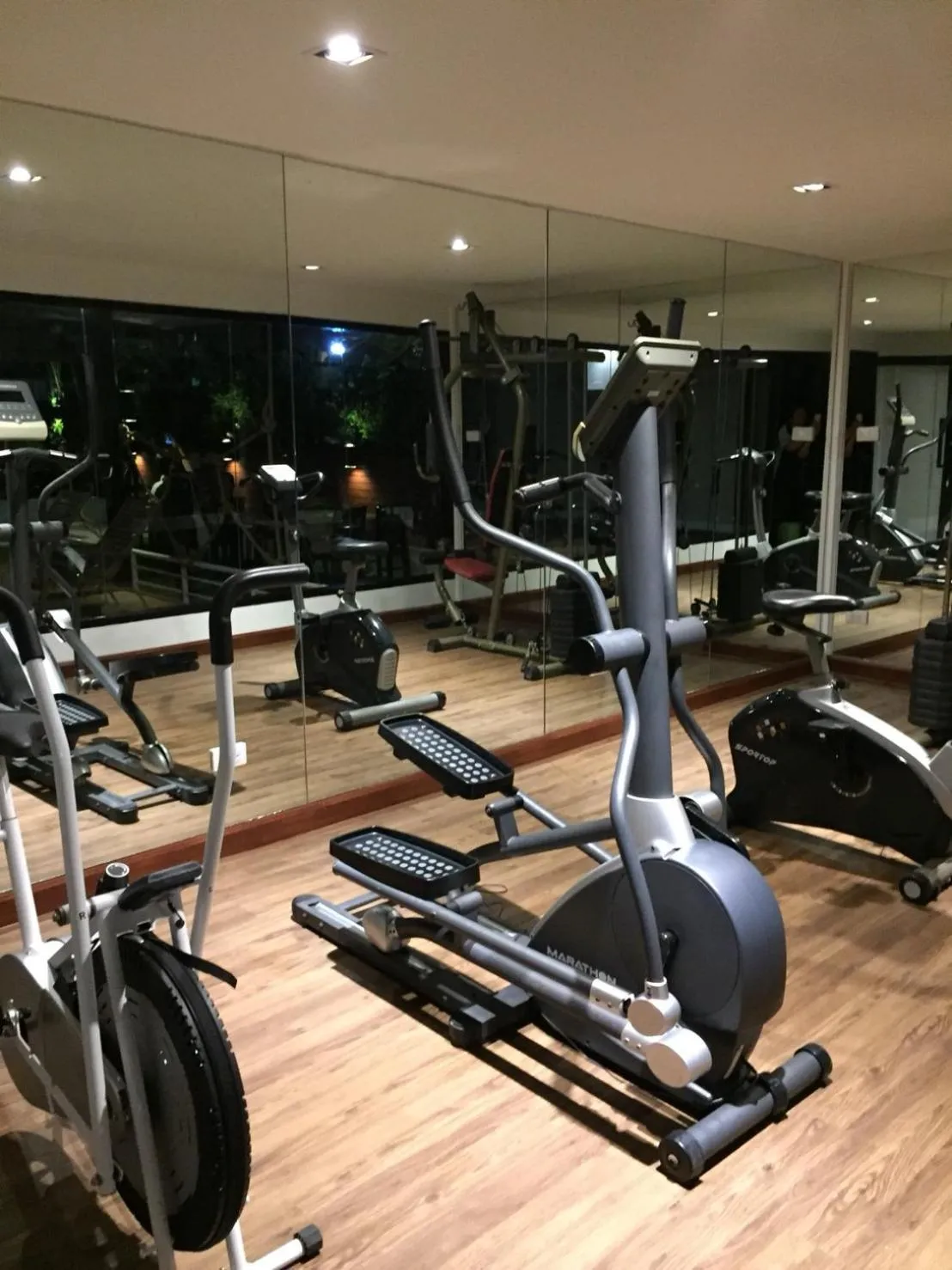 Fitness centre/facilities in Siam Piman Hotel