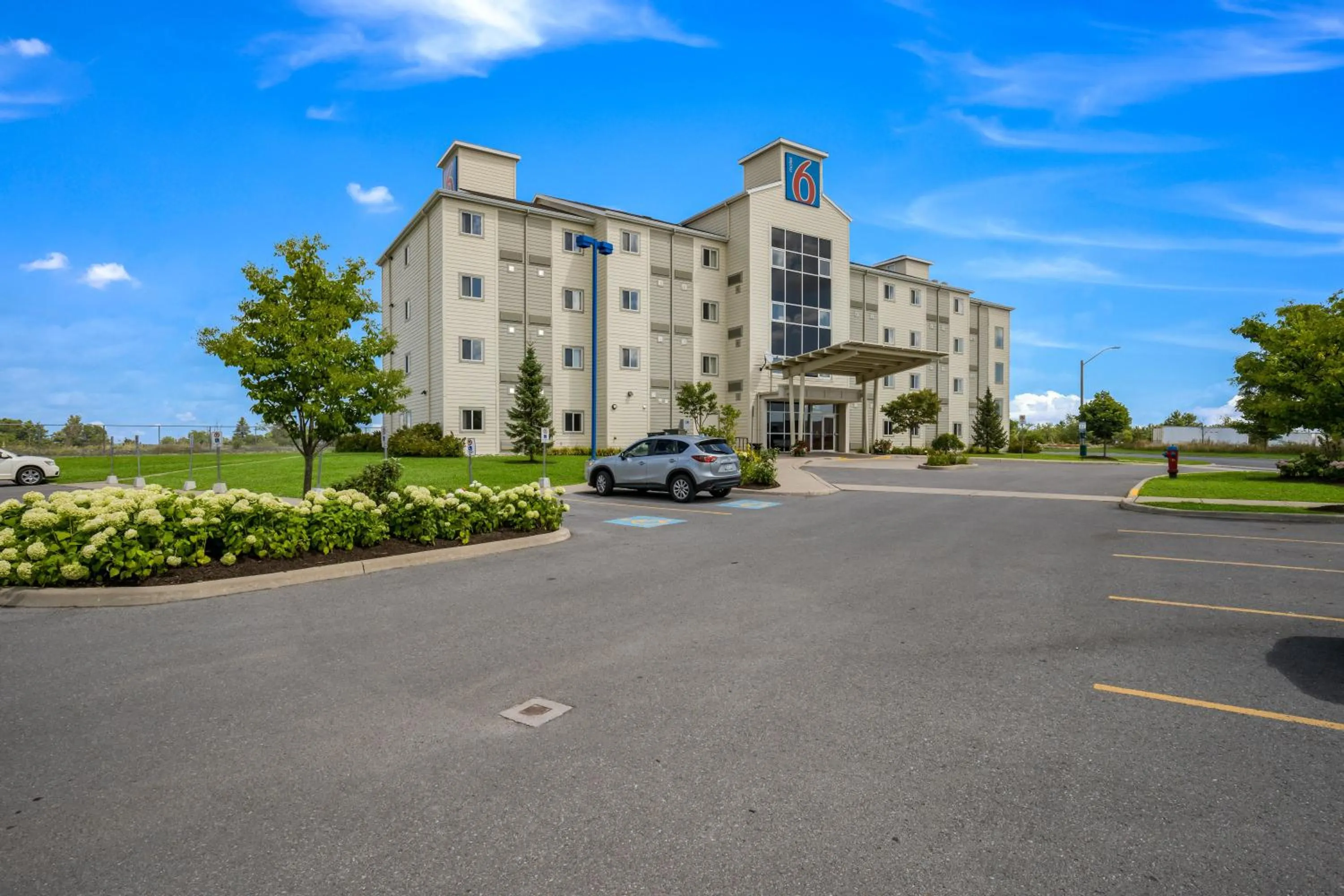 Property building in Motel 6-Kingston, ON