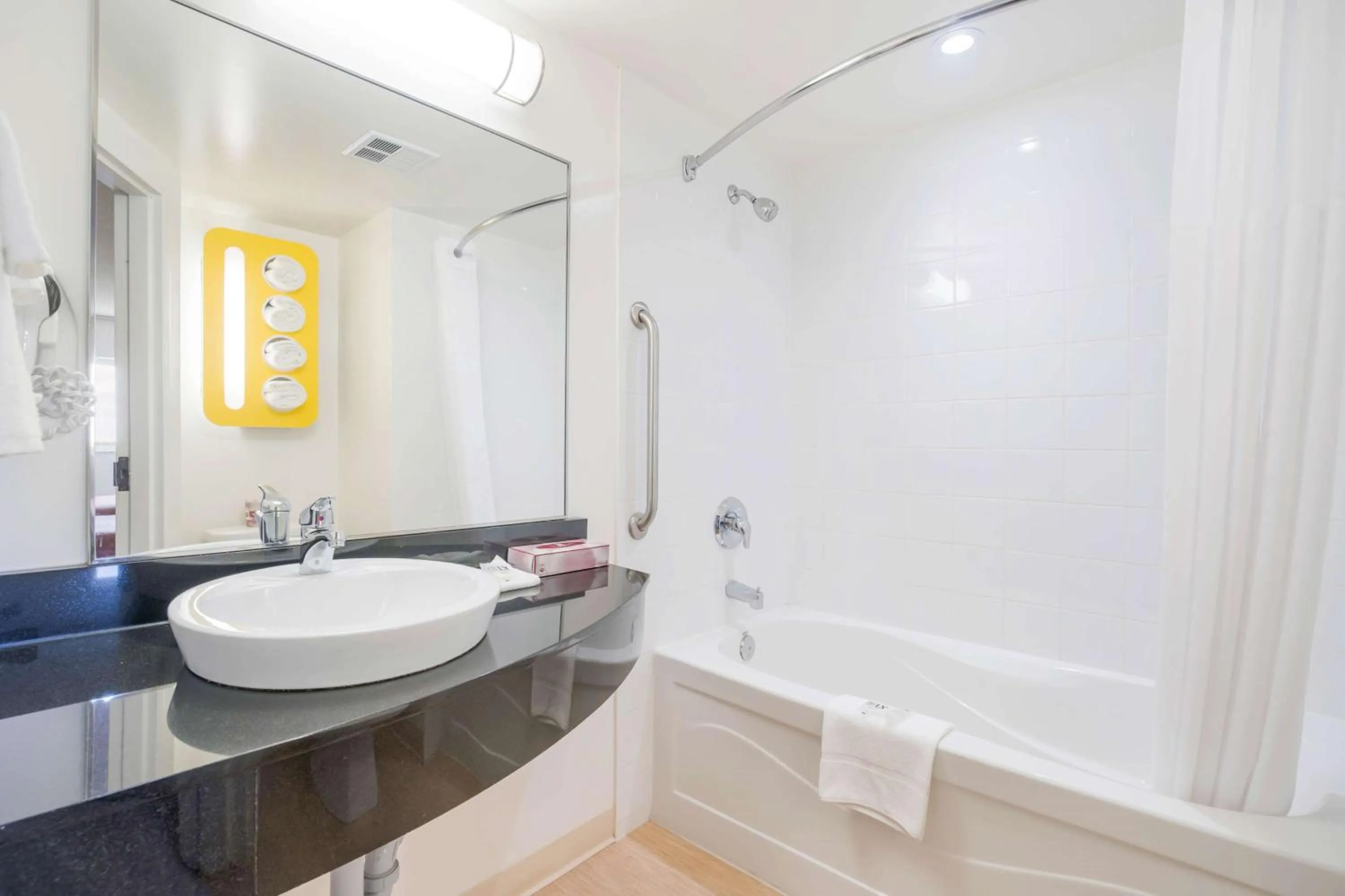 Bathroom in Motel 6-Kingston, ON