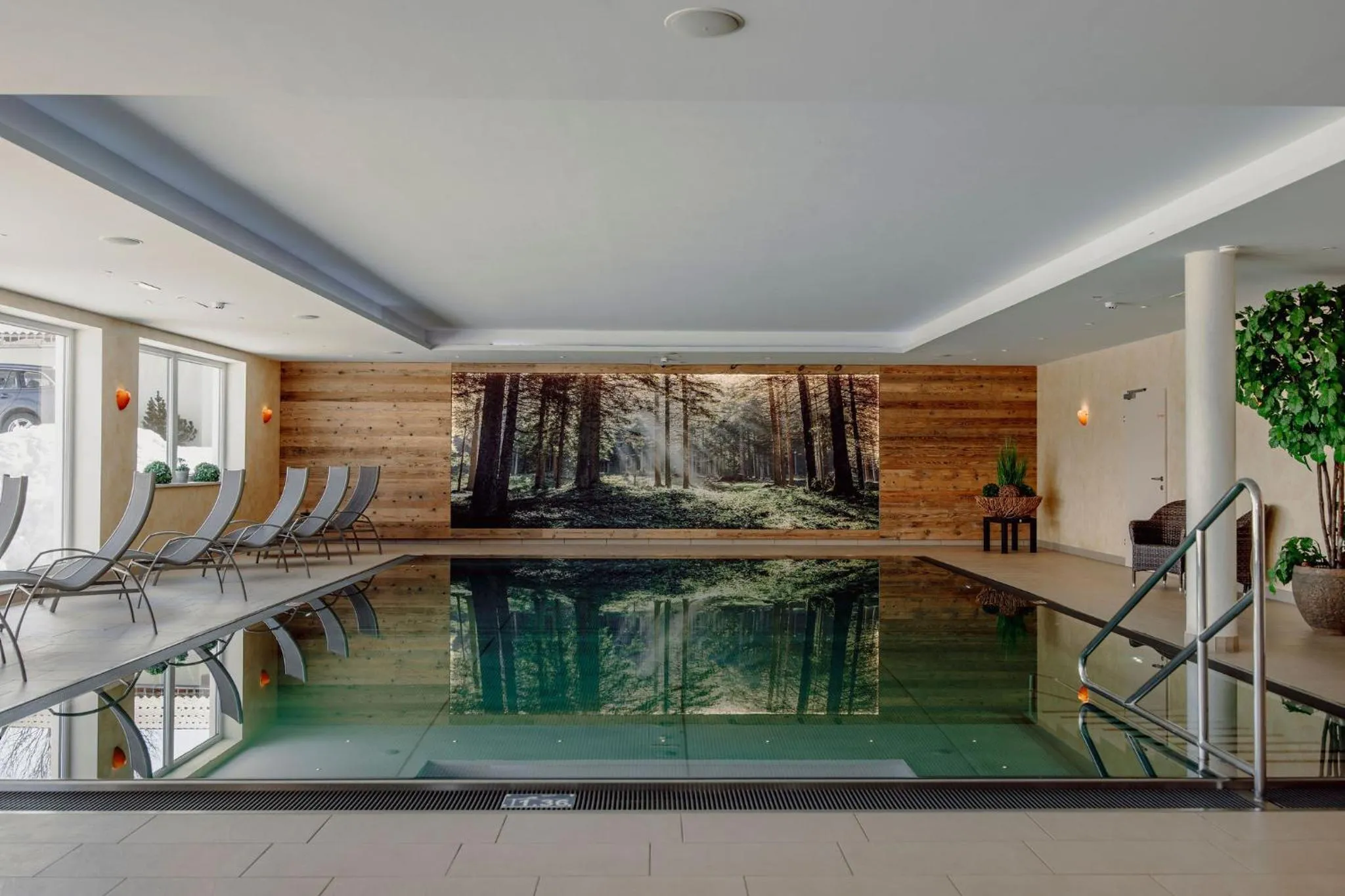 Swimming pool in Hotel Waldfrieden