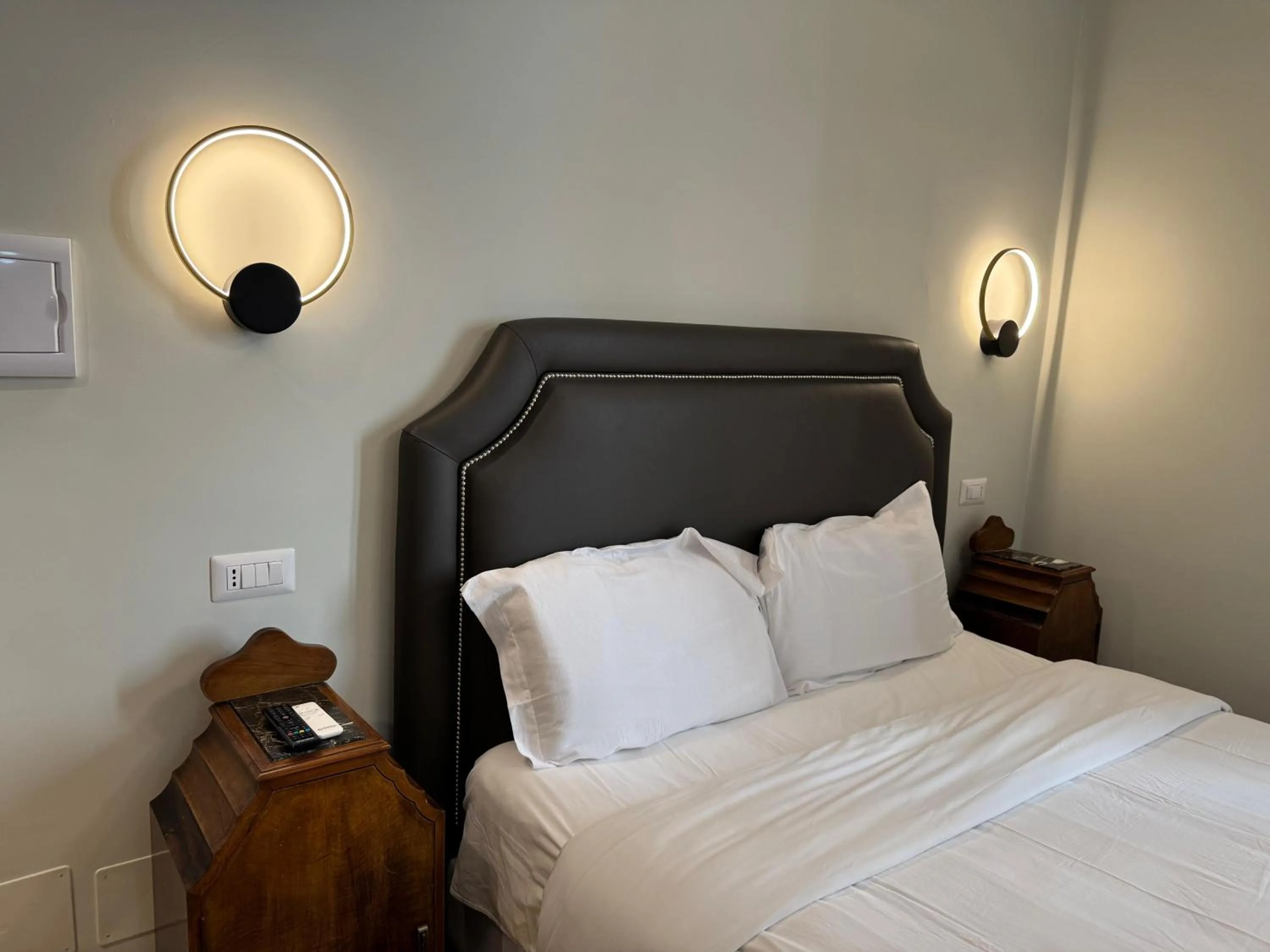 Bedroom, Bed in Santa Monica Townhouse