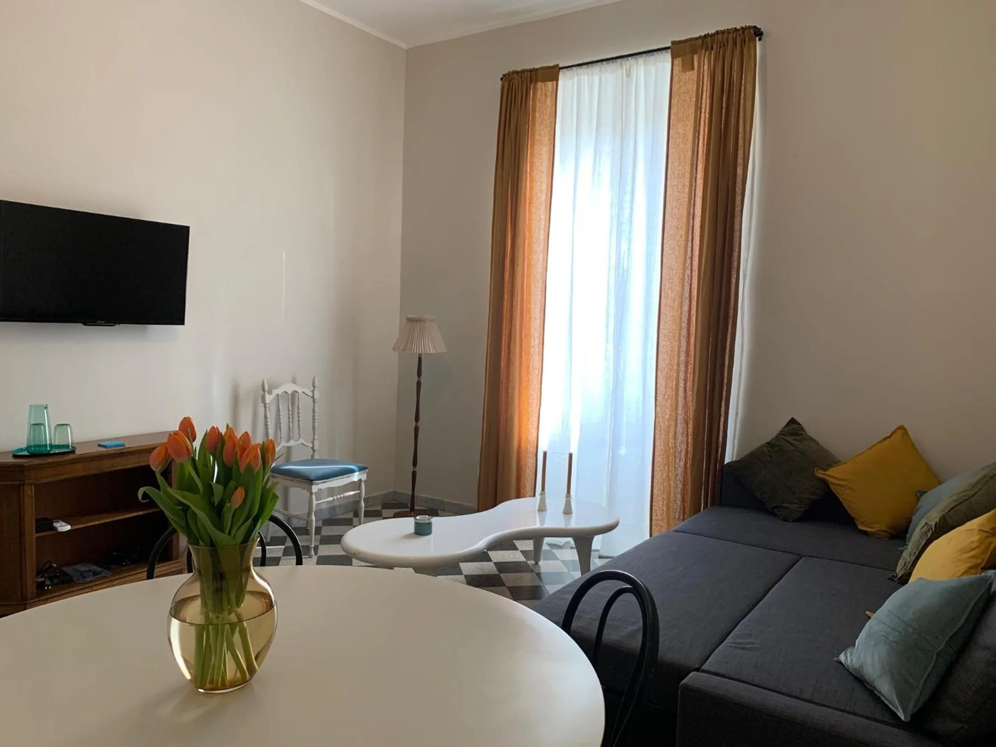 TV and multimedia in Santa Monica Townhouse