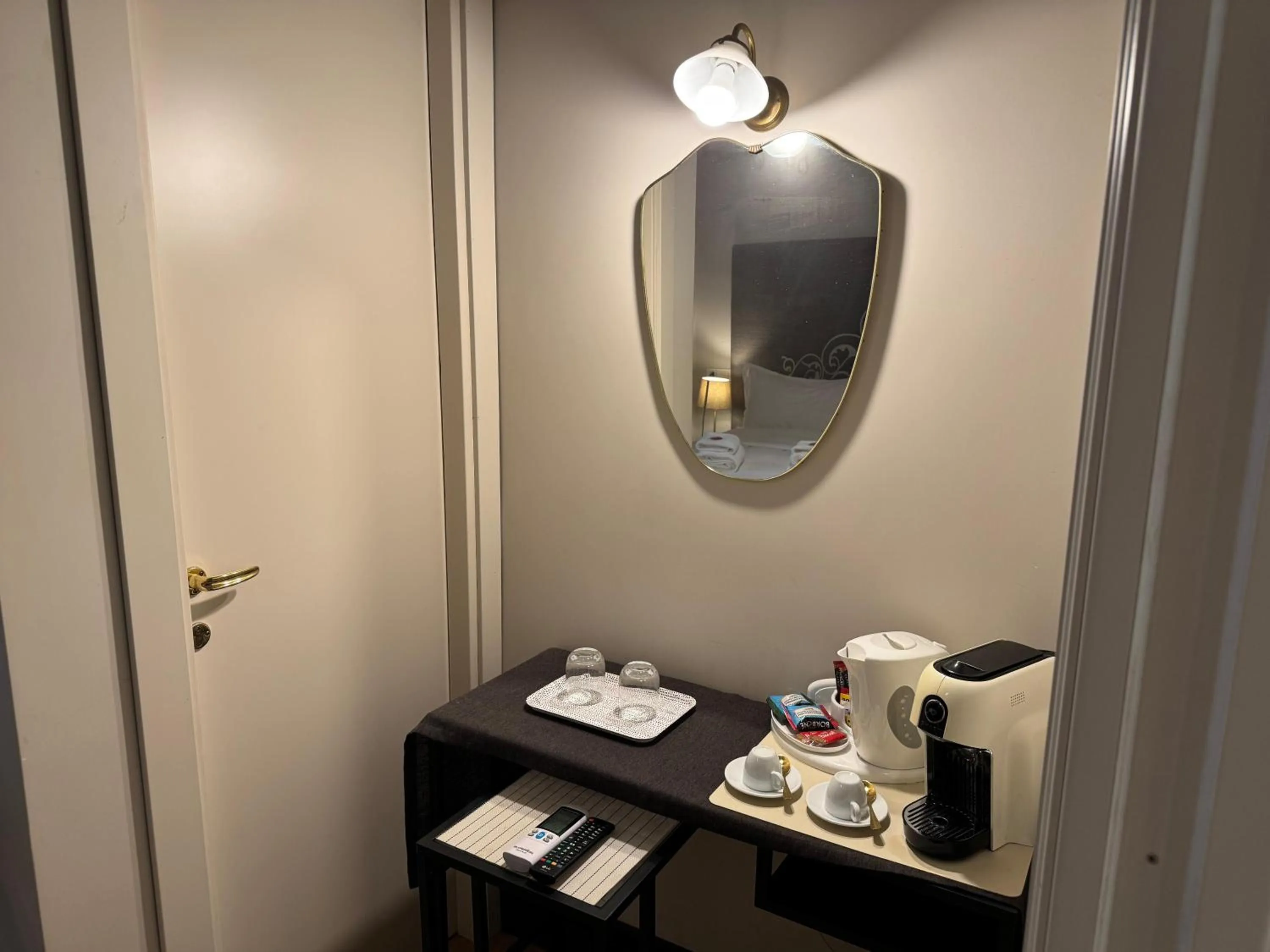 Breakfast in Santa Monica Townhouse