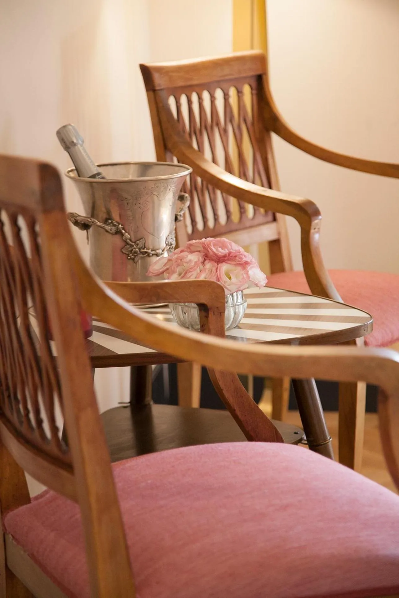 Seating area in Santa Monica Townhouse