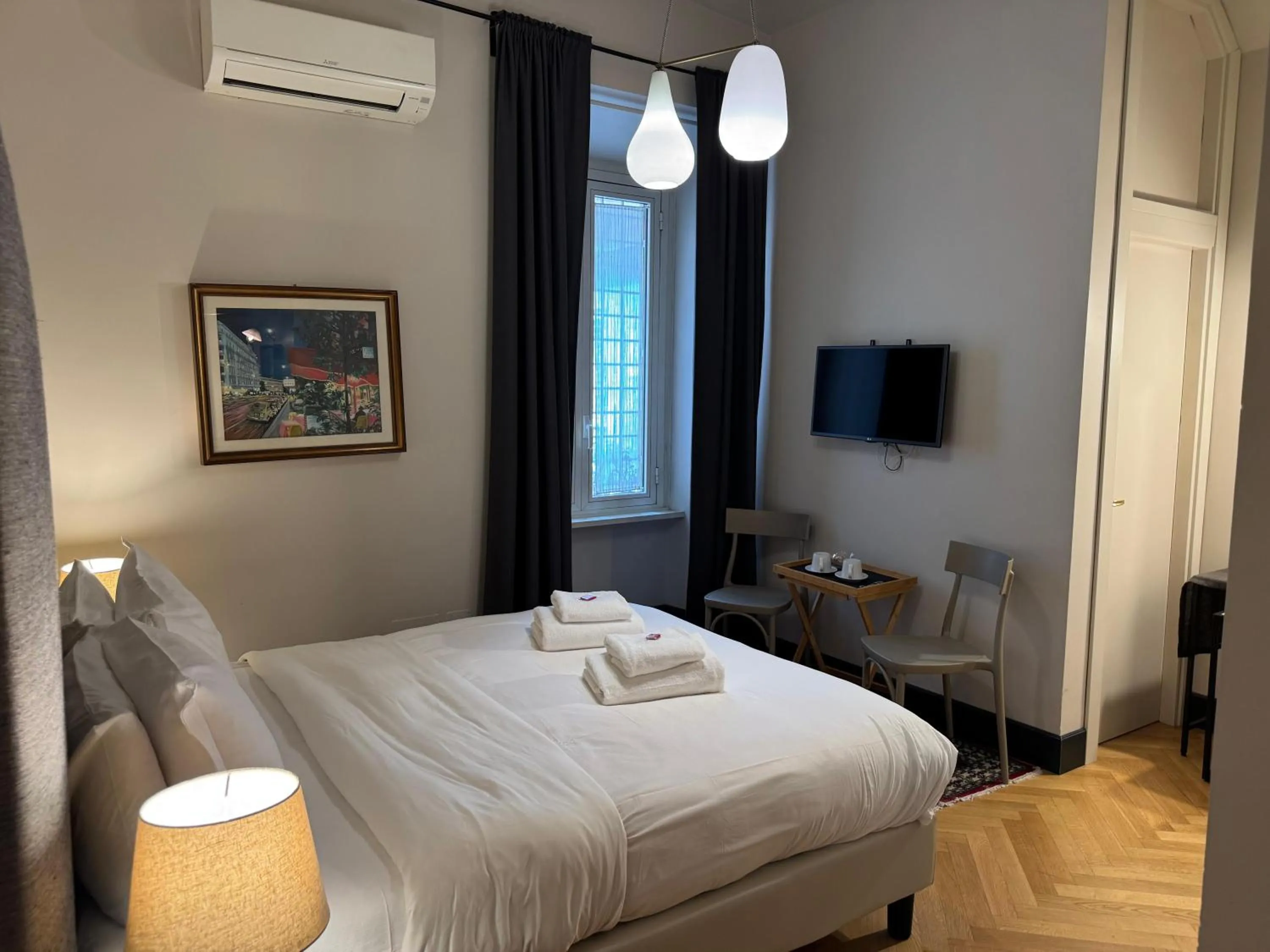 View (from property/room), Bed in Santa Monica Townhouse