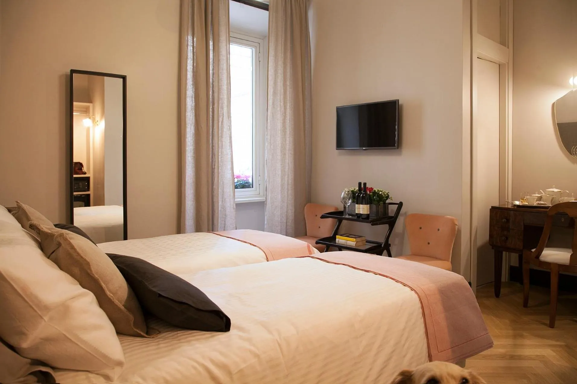 Bed in Santa Monica Townhouse