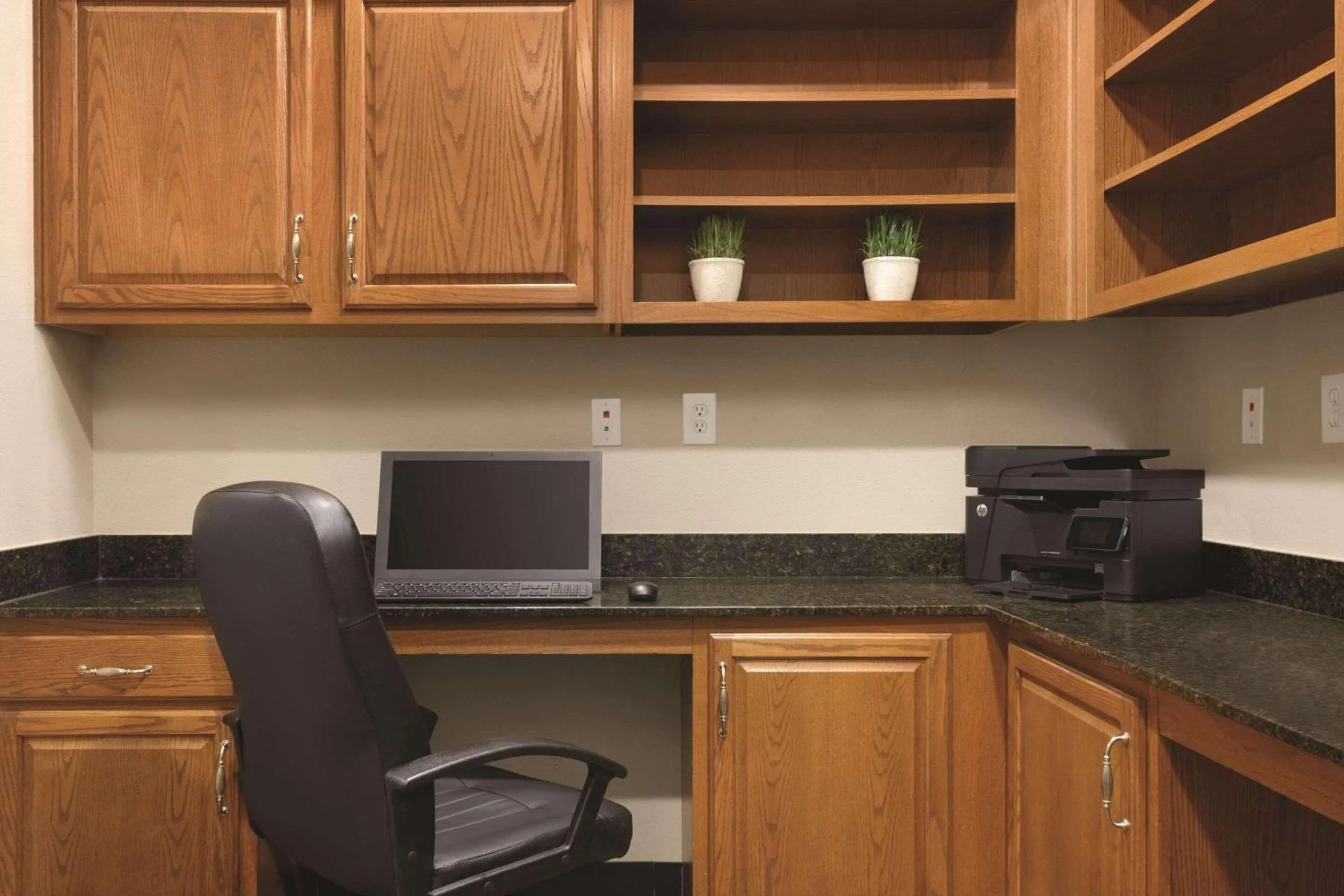 Business facilities in Country Inn & Suites by Radisson, Goodlettsville, TN