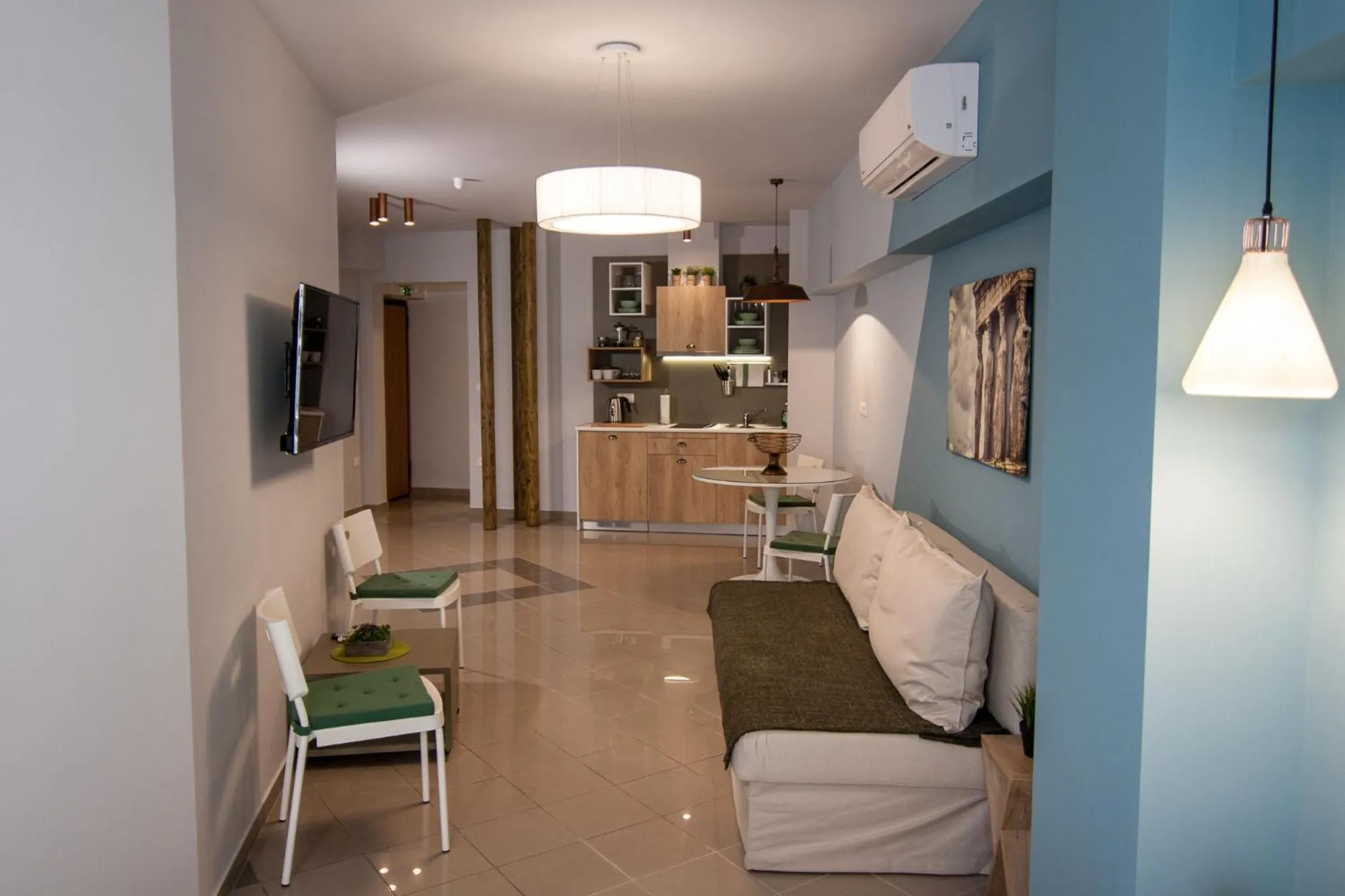 Coffee/tea facilities in Dynasta Central Suites