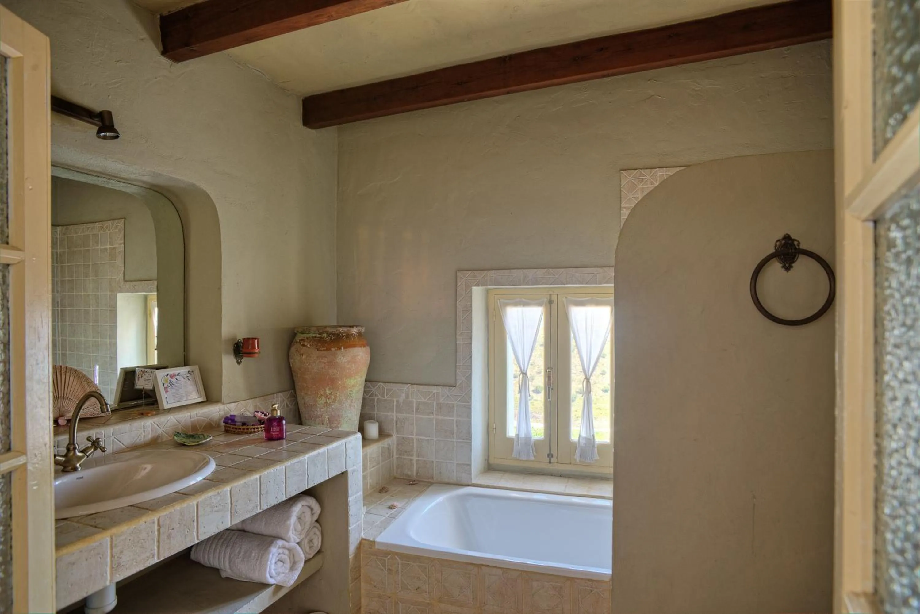 Bathroom in La Casa de Bovedas Charming Inn