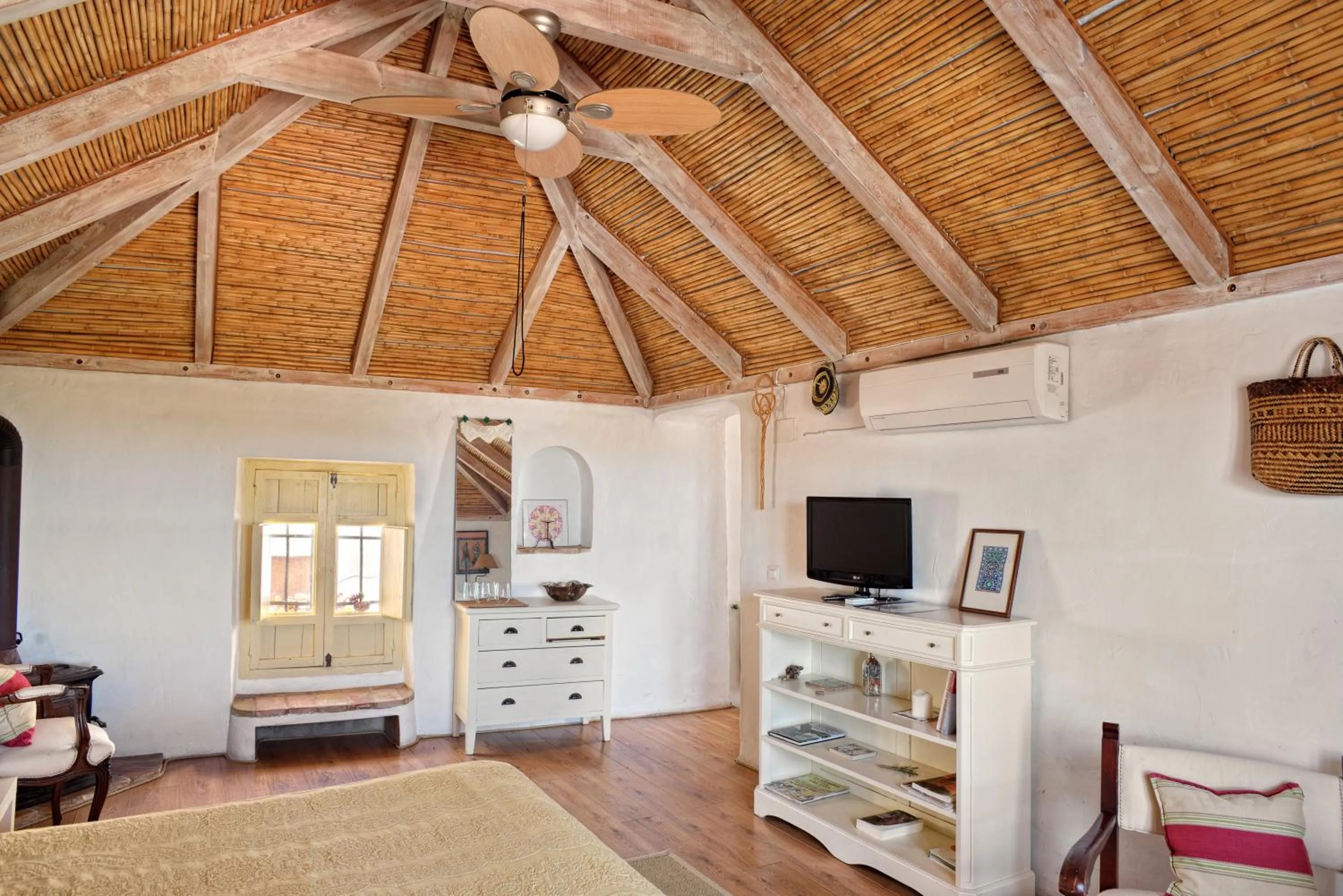 Photo of the whole room, Bed in La Casa de Bovedas Charming Inn