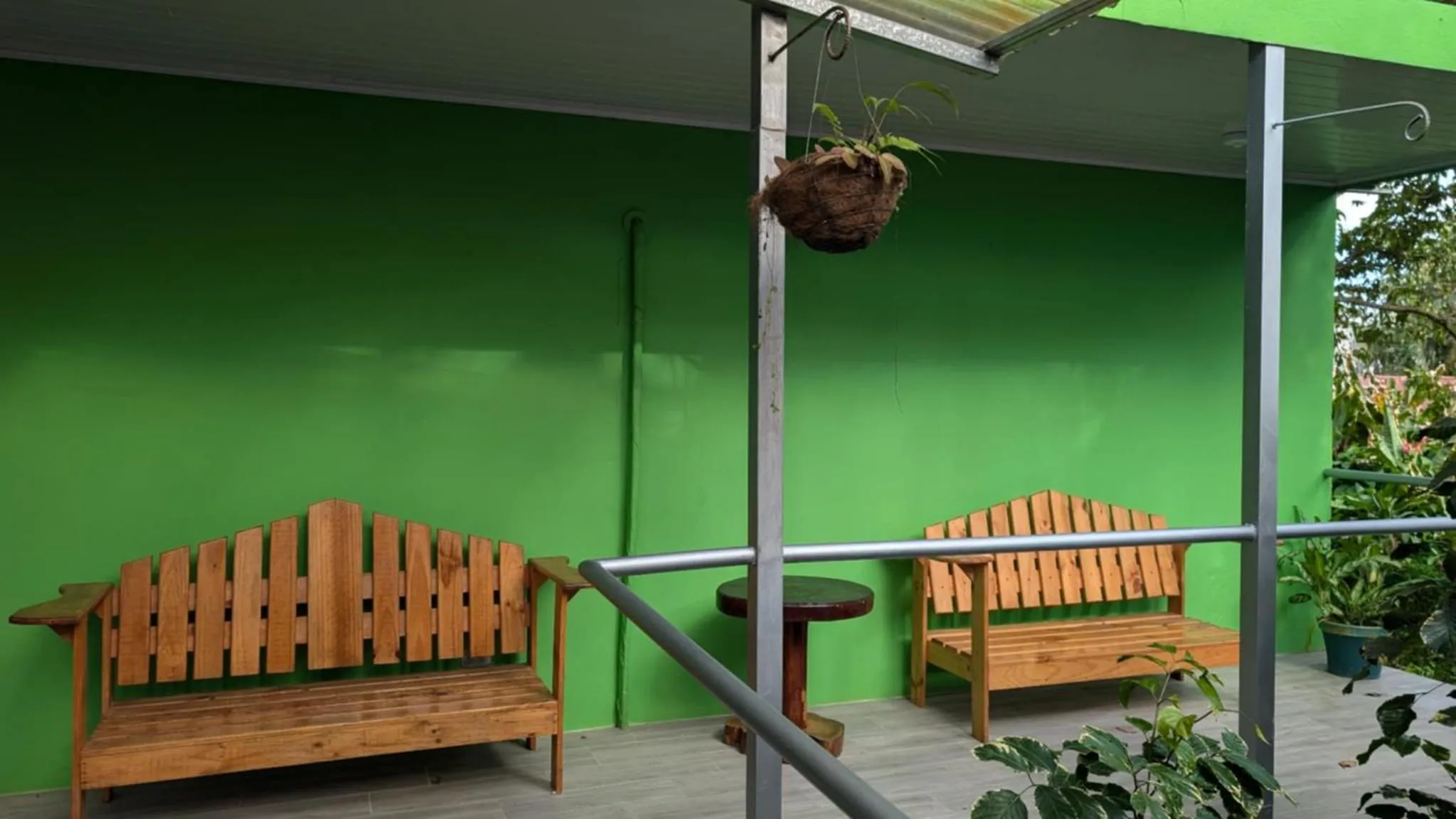 Patio in Peace of Paradise Breakfast Included Free Manuel Antonio Park Tour