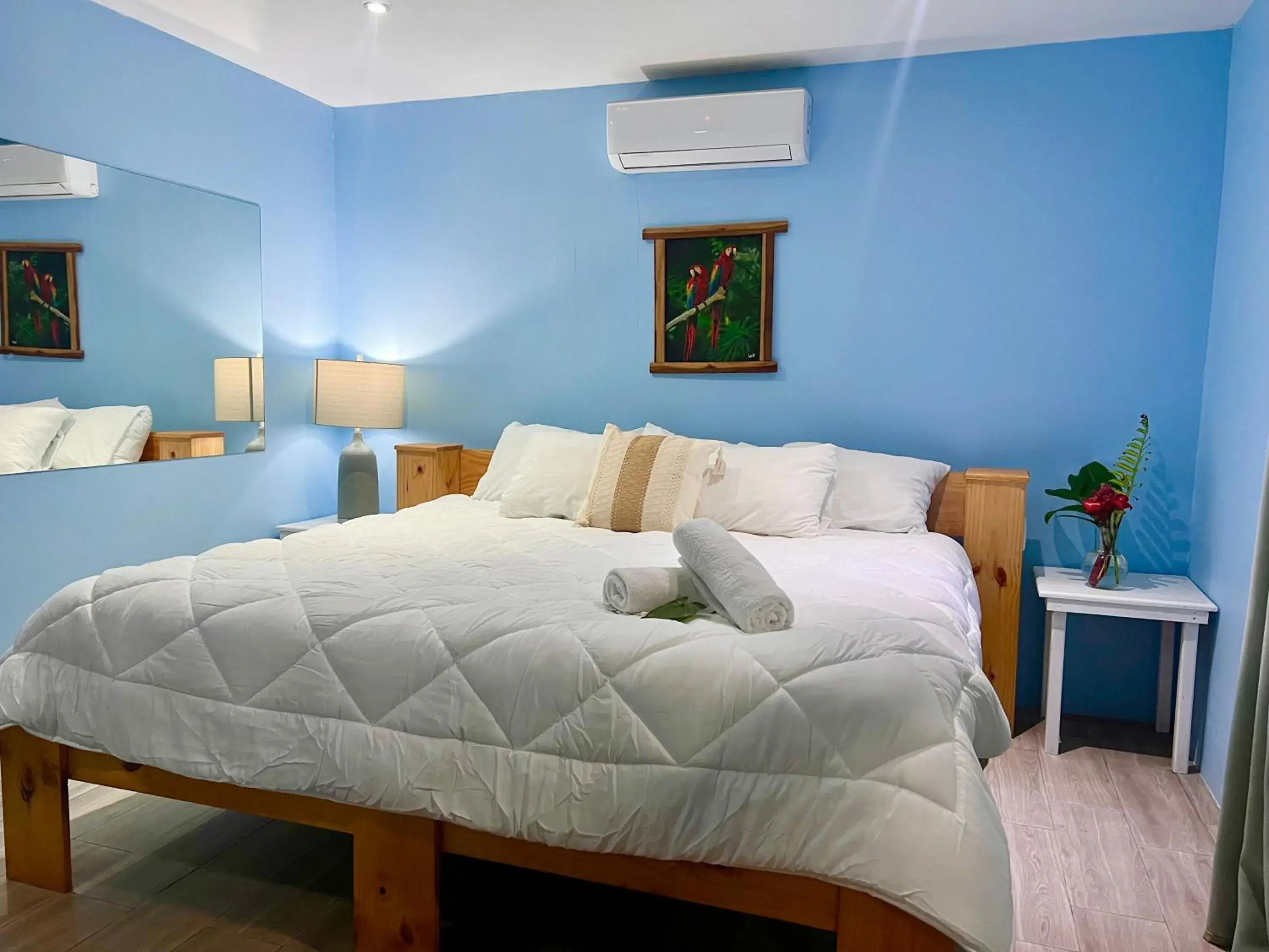 Studio with Balcony in Peace of Paradise Breakfast Included Free Manuel Antonio Park Tour Studio with Balcony in Peace of Paradise Breakfast Included Free Manuel Antonio Park Tour