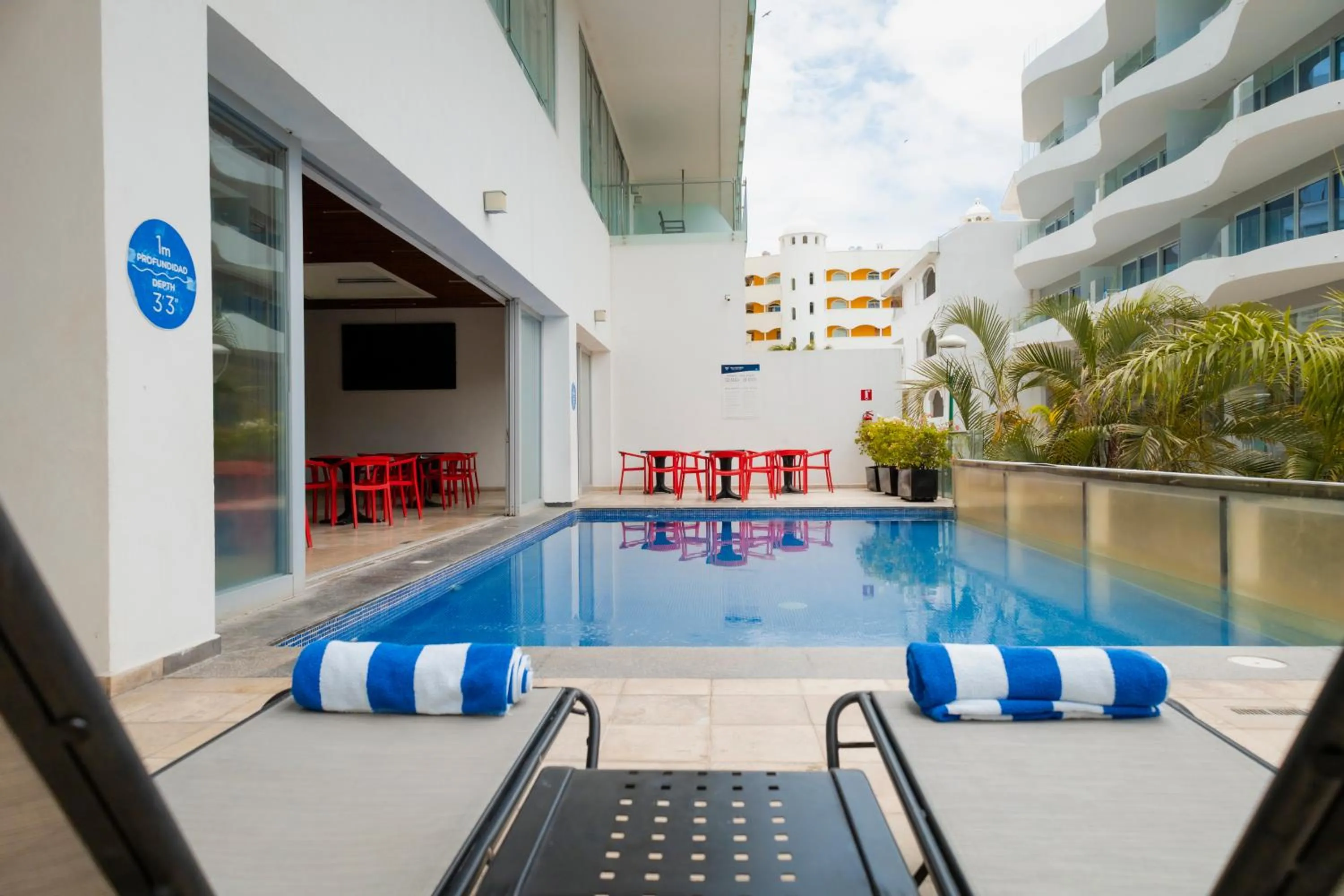 Swimming pool in Hotel Villa Varadero
