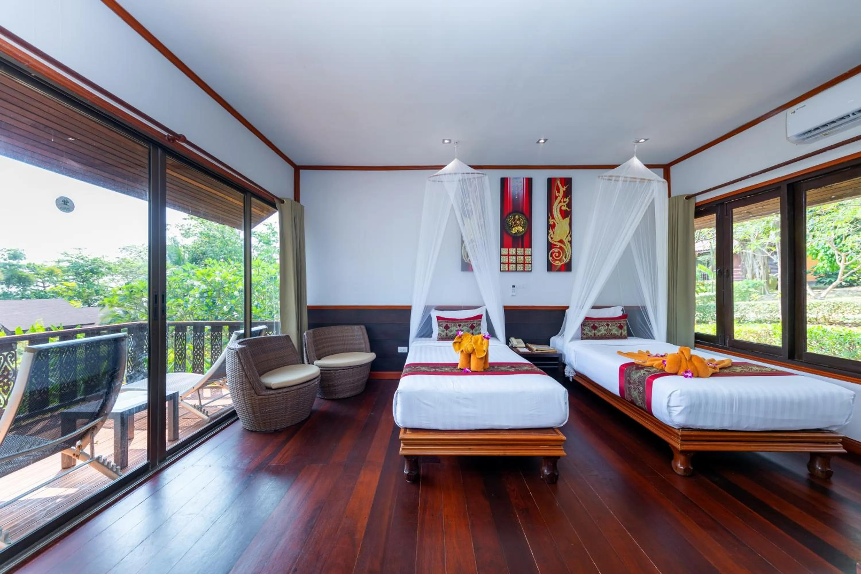 Bed in Phi Phi Natural Resort