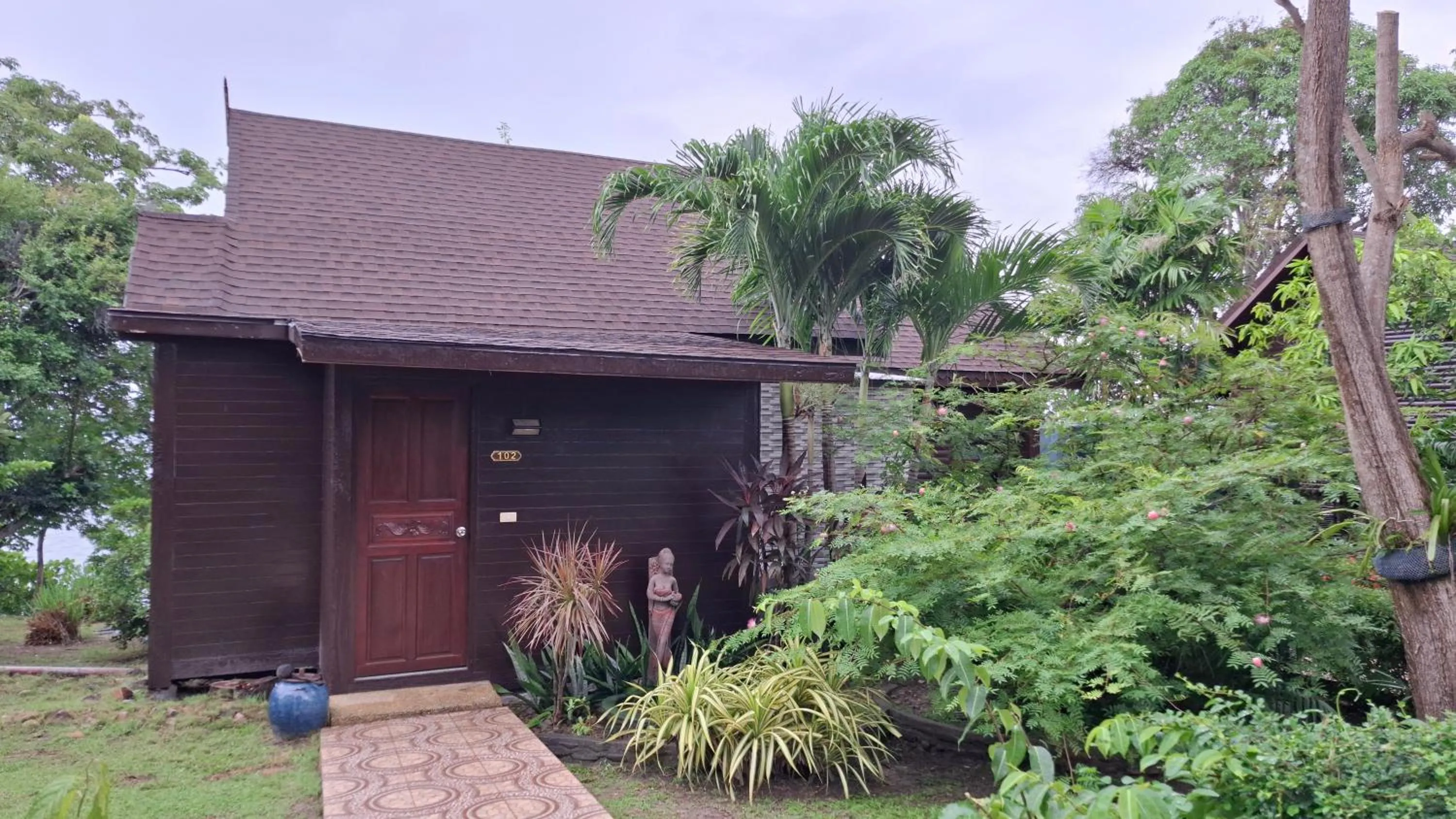 Guests in Phi Phi Natural Resort