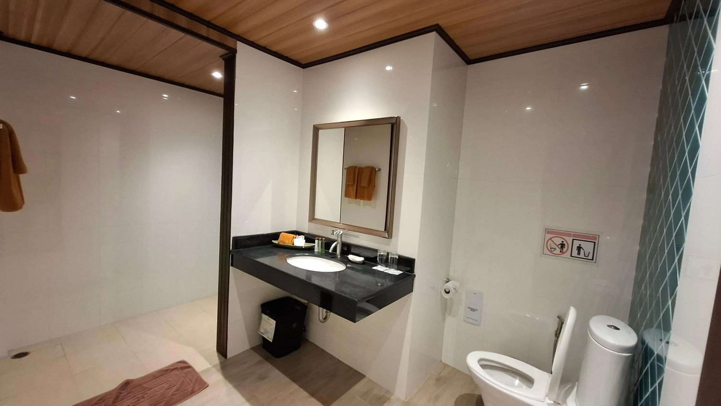 Bathroom in Phi Phi Natural Resort
