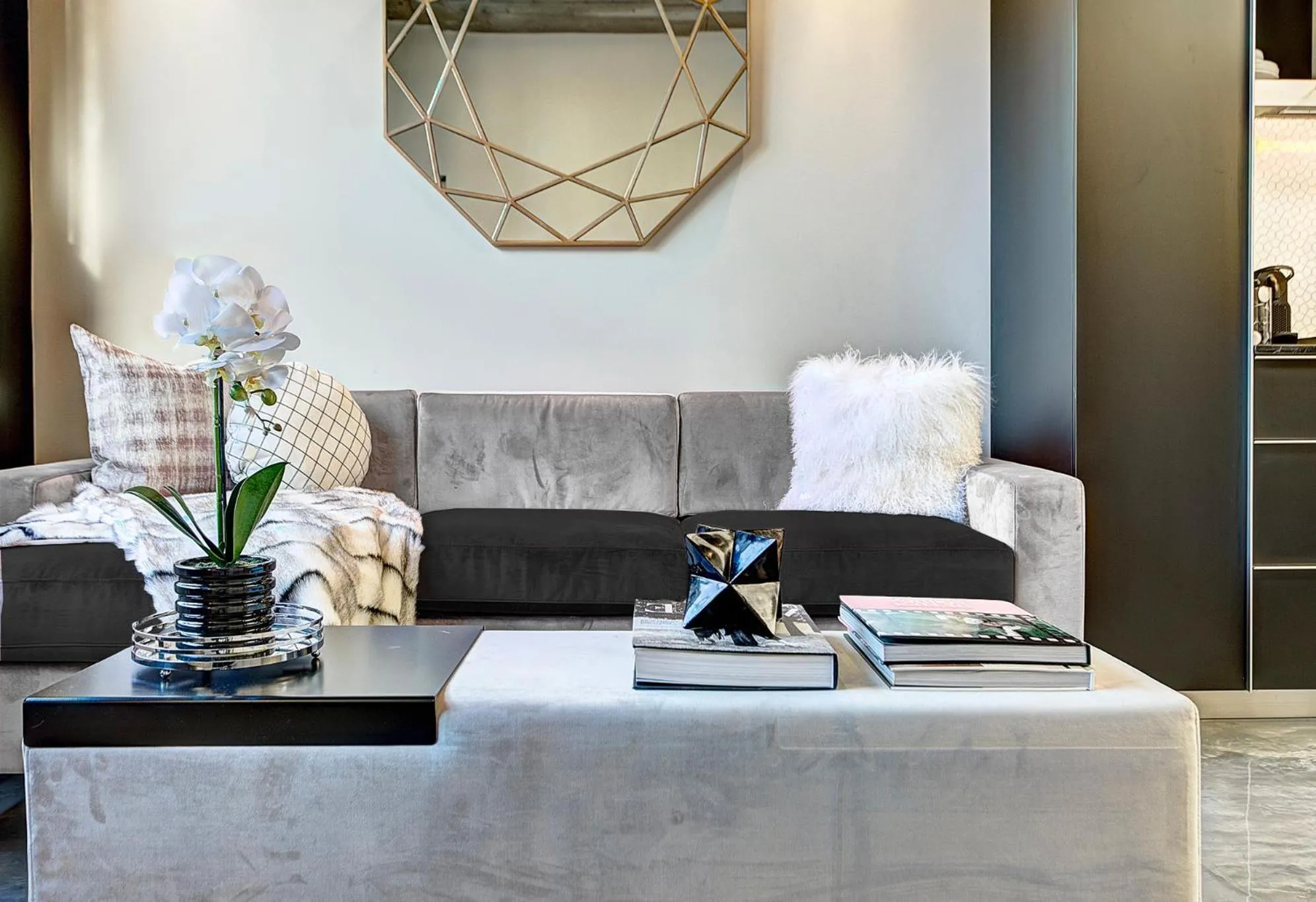 Living room in Pierce Boutique Apartments by Simplissimmo