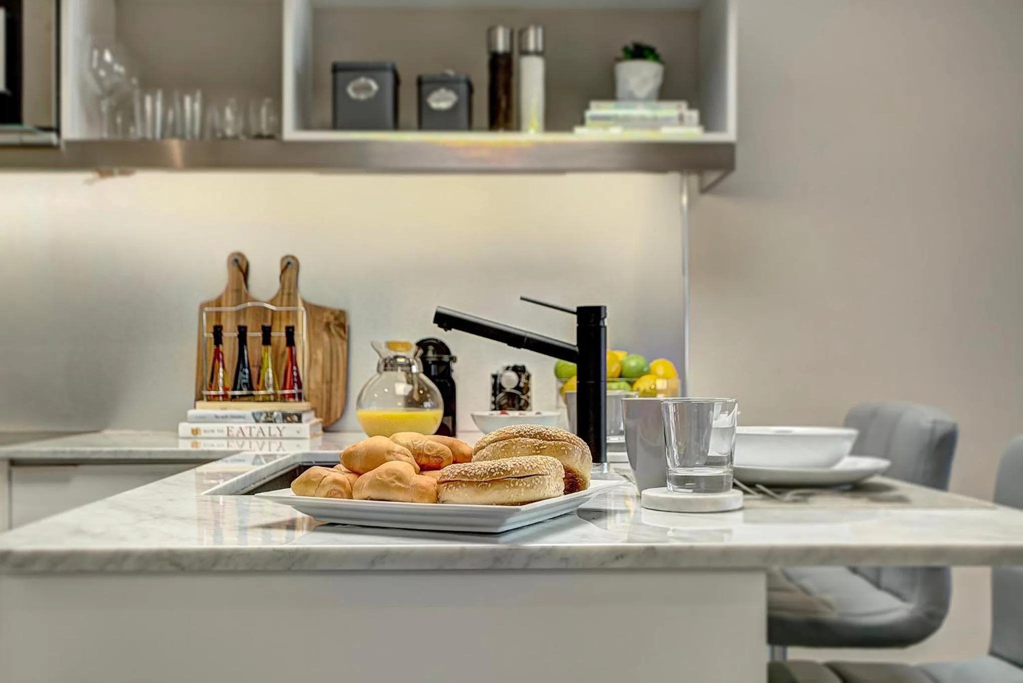 Kitchen or kitchenette in Pierce Boutique Apartments by Simplissimmo