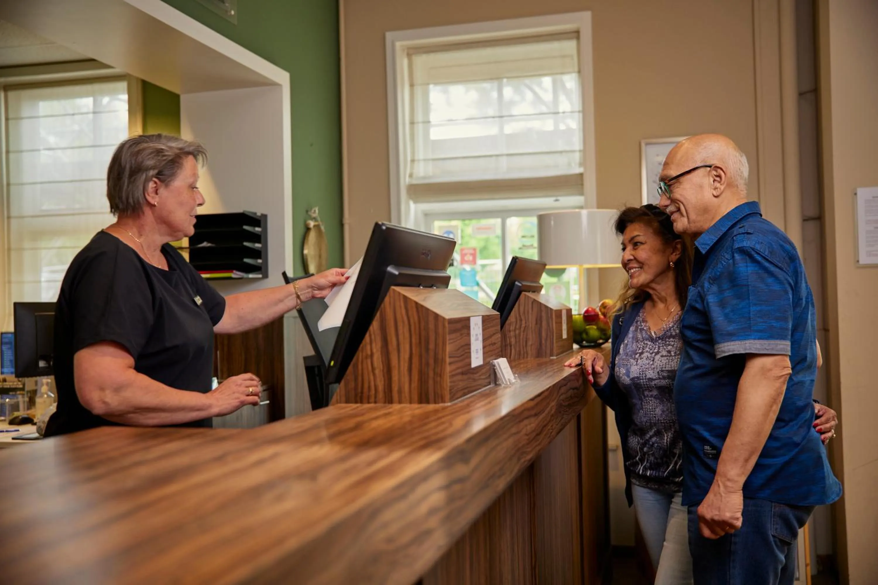 Staff in Hotel Kontakt der Kontinenten